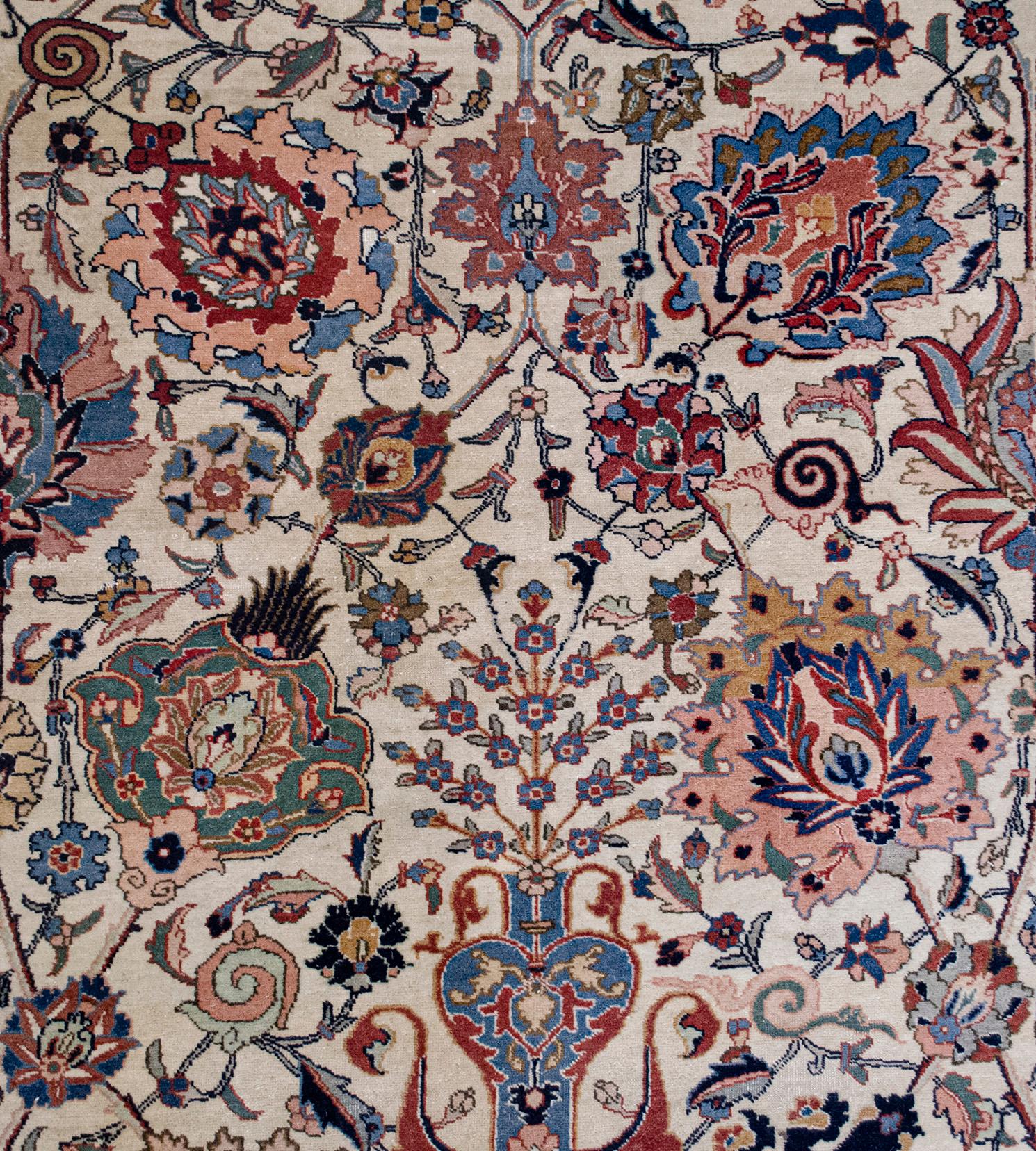 Handwoven Wool Persian Tabriz, circa Late 19th Century In Excellent Condition For Sale In West Hollywood, CA
