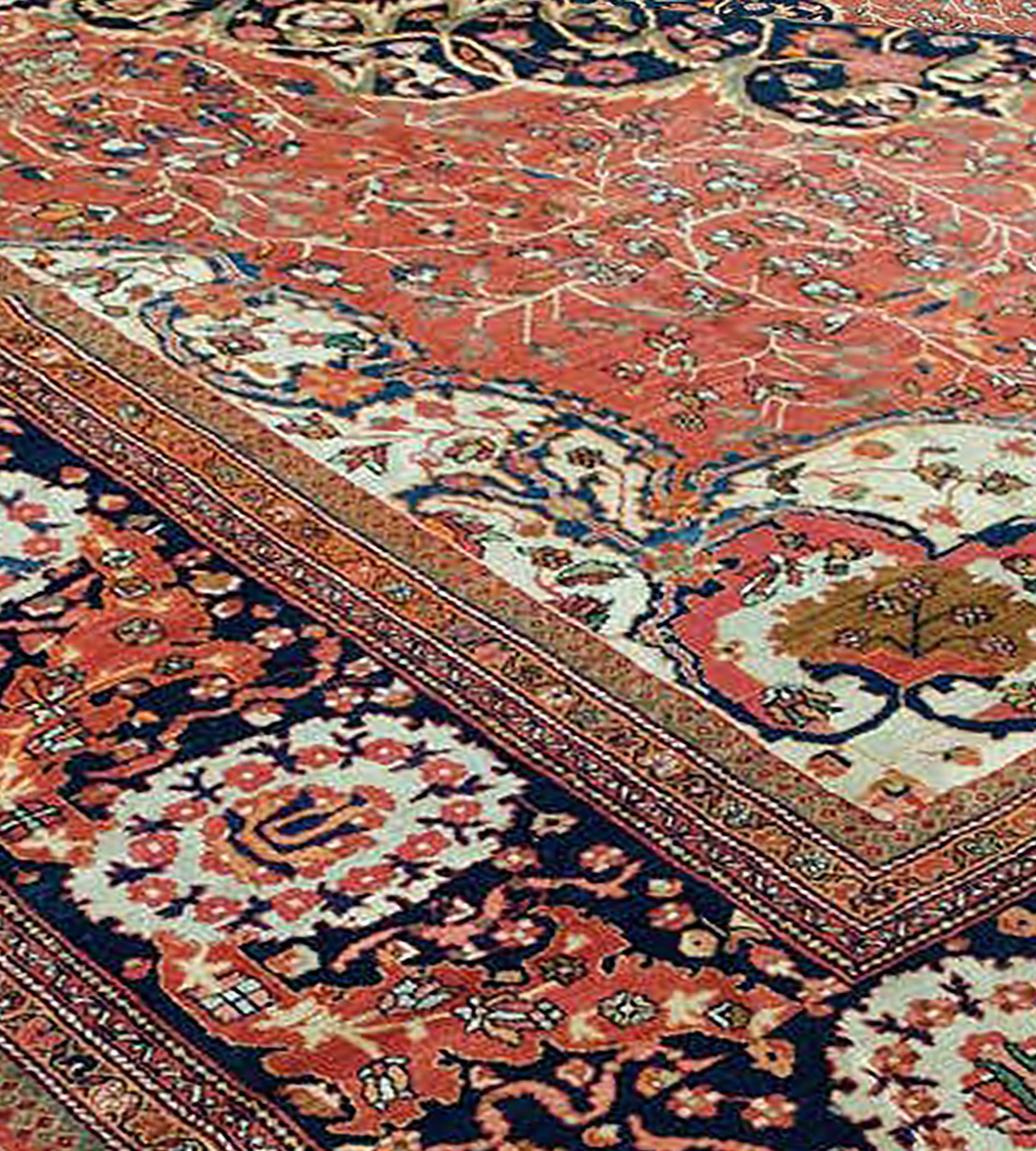 Tappeto Fereghan della fine del XIX secolo, tessuto a mano in lana rossa, proveniente dalla Persia occidentale In condizioni buone in vendita a West Hollywood, CA