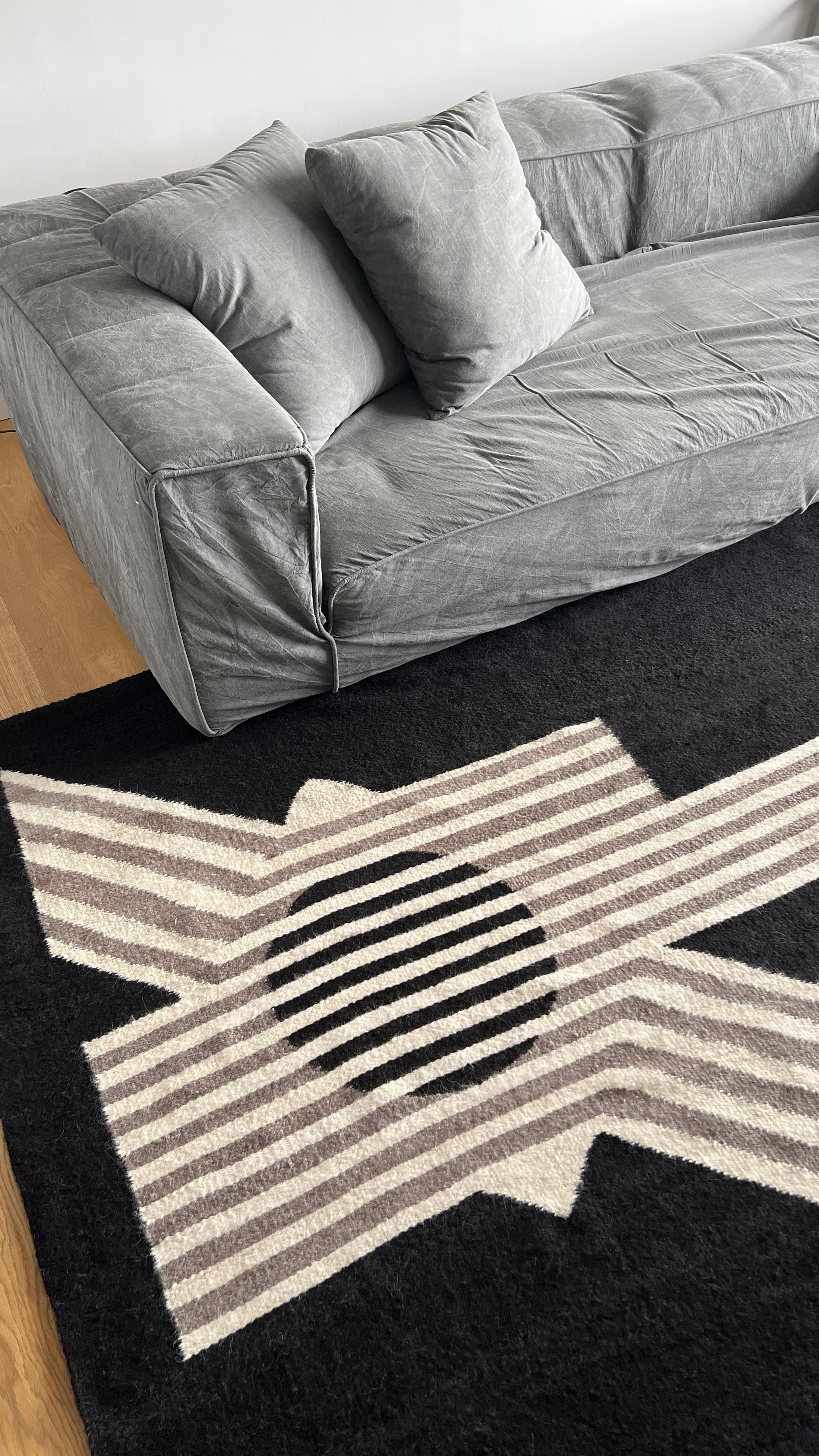 Adapted from the original artwork by Ary Brizzi, Untitled, 1958. 

Limited edition of 15 handmade and unique rugs.

LALANA RUGS is an applied arts initiative born from the desire to combine proposals by contemporary artists with traditional local