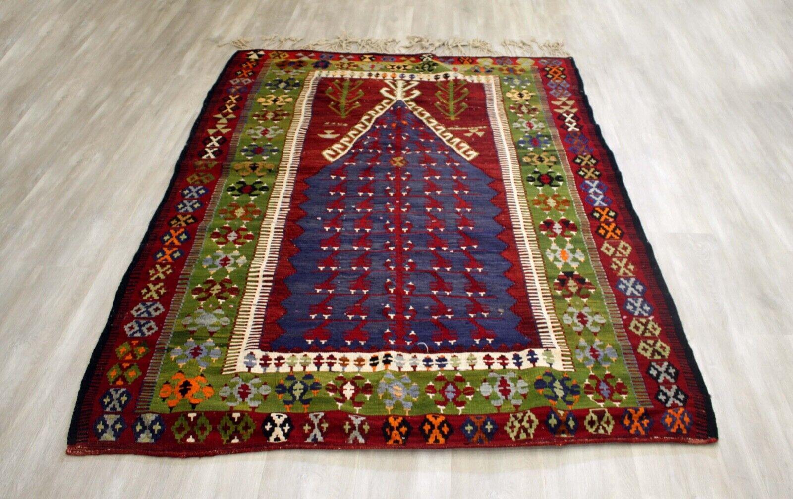 Hand Woven Wool Tribal Kilim Rug / Wall Hang In Good Condition For Sale In Keego Harbor, MI
