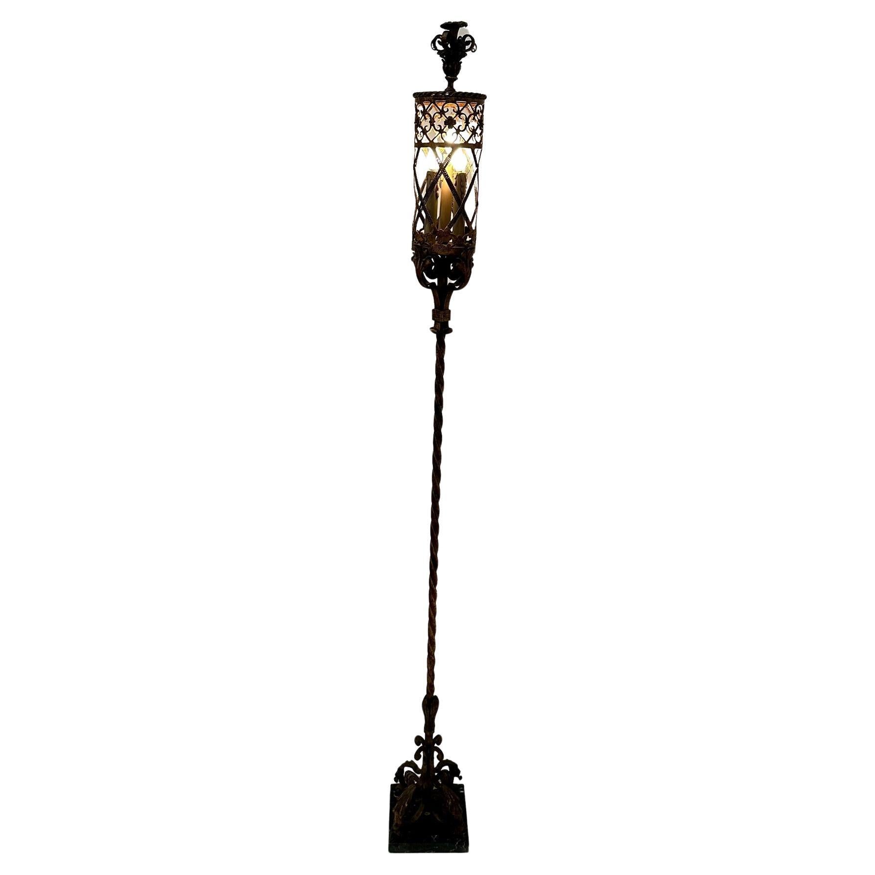 Handgeschmiedetete, vergoldete, italienische Vintage-Stehlampe aus Eisen, Fackeln