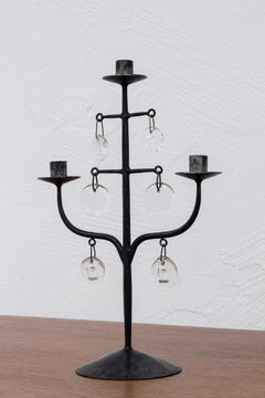candelabro de hierro forjado a mano y cristal de Erik Höglund , Boda Smide, años 50
