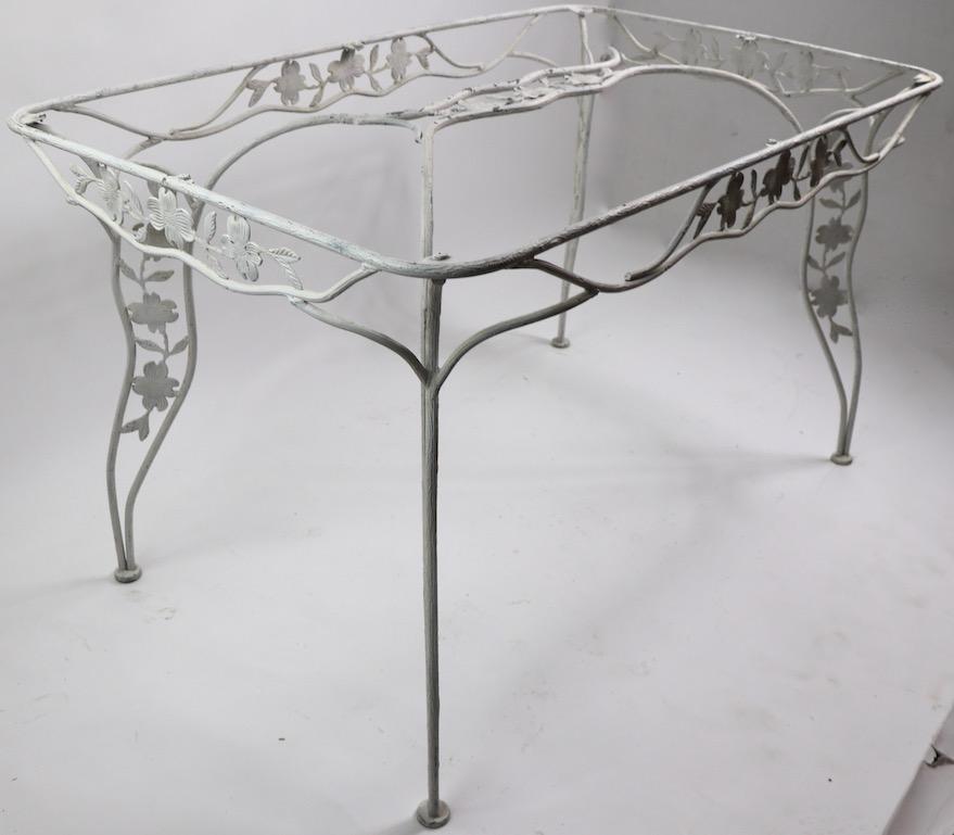 Handwrought Metal and Glass Garden Patio Dining Table (20. Jahrhundert)