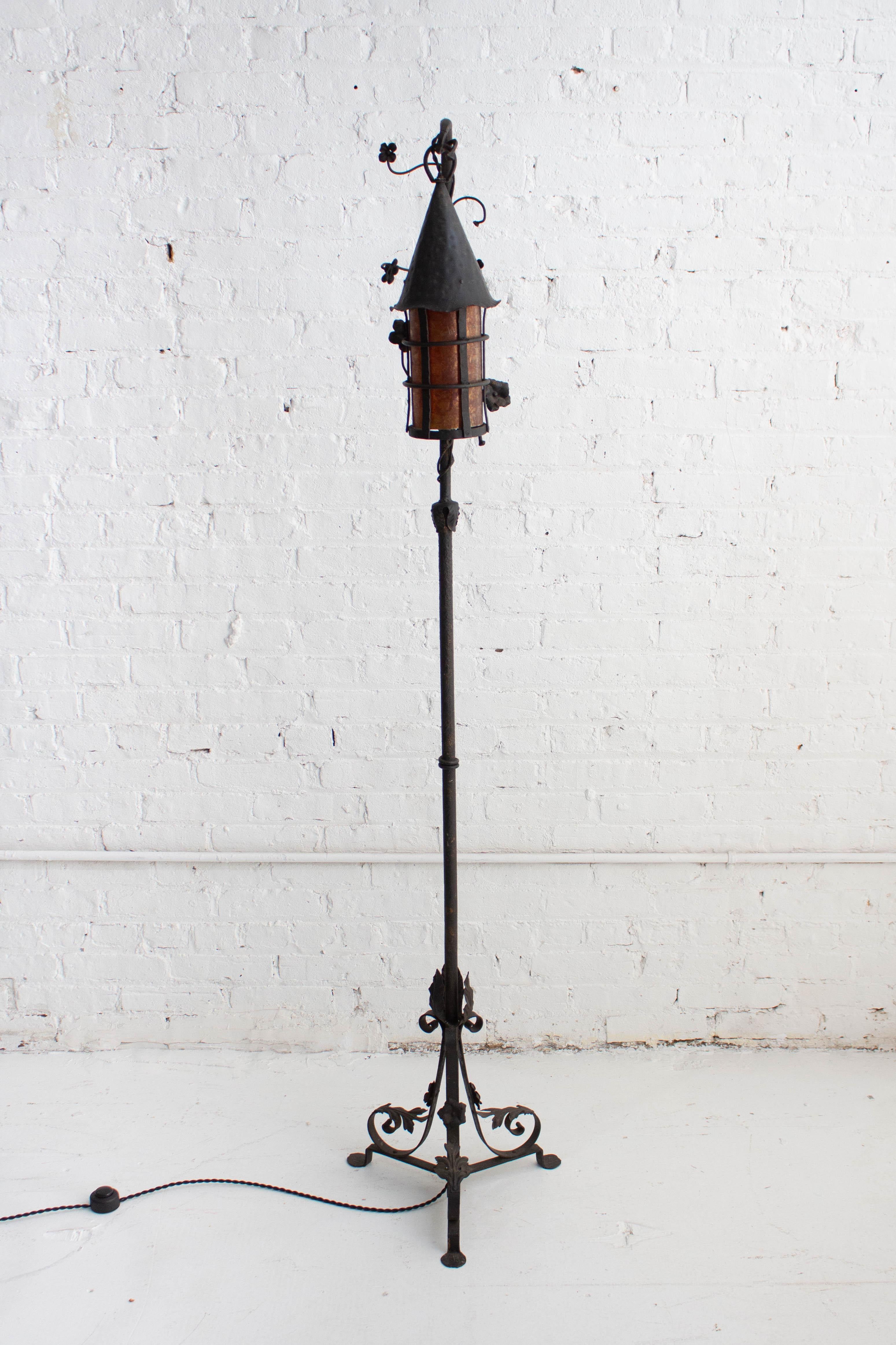 Hand-Wrought Tudor Floor Lamp in the Style of Oscar Bach In Good Condition For Sale In Brooklyn, NY