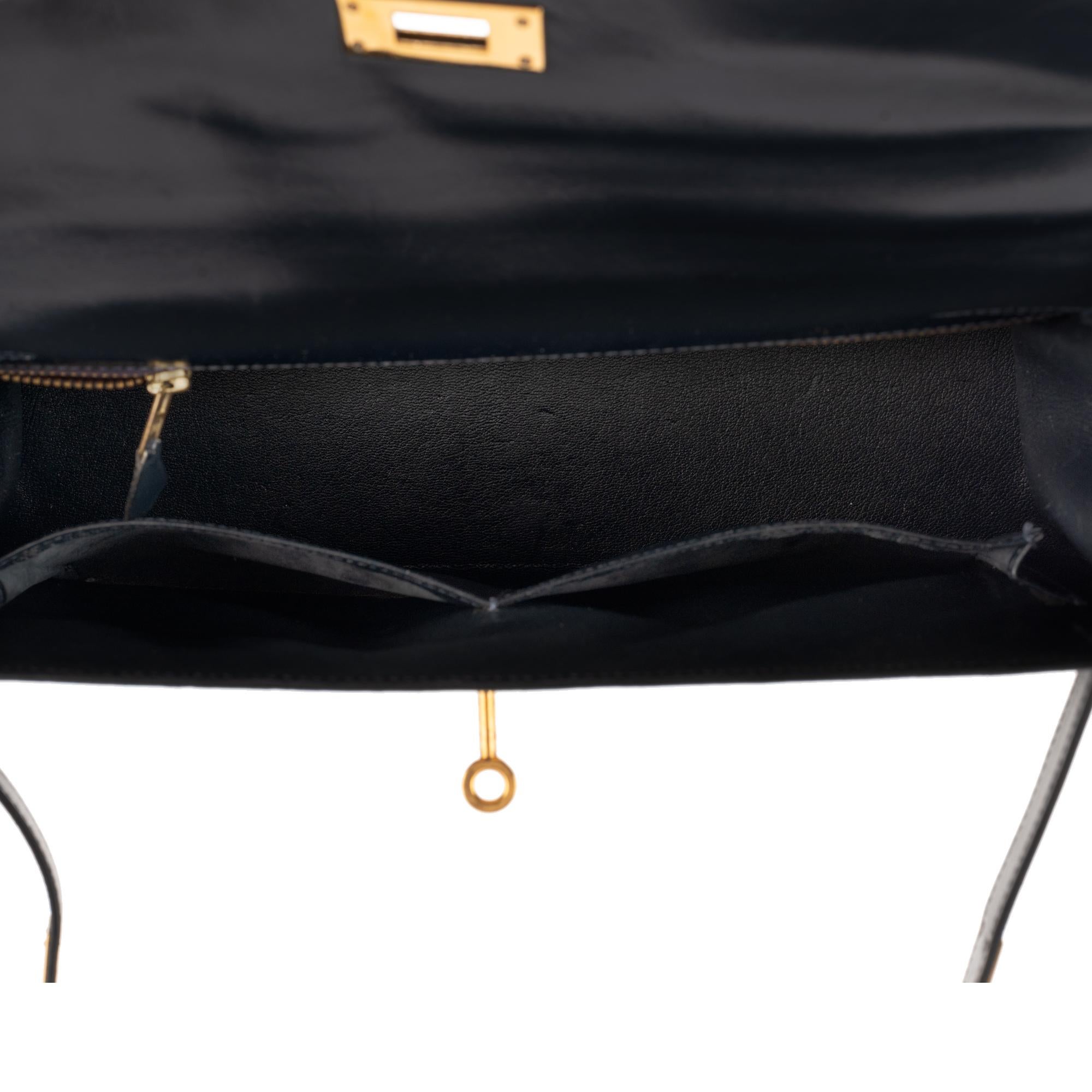 Handbag Hermès Kelly sellier 32 in calfskin blue navy with strap, gold hardware! In Good Condition In Paris, IDF