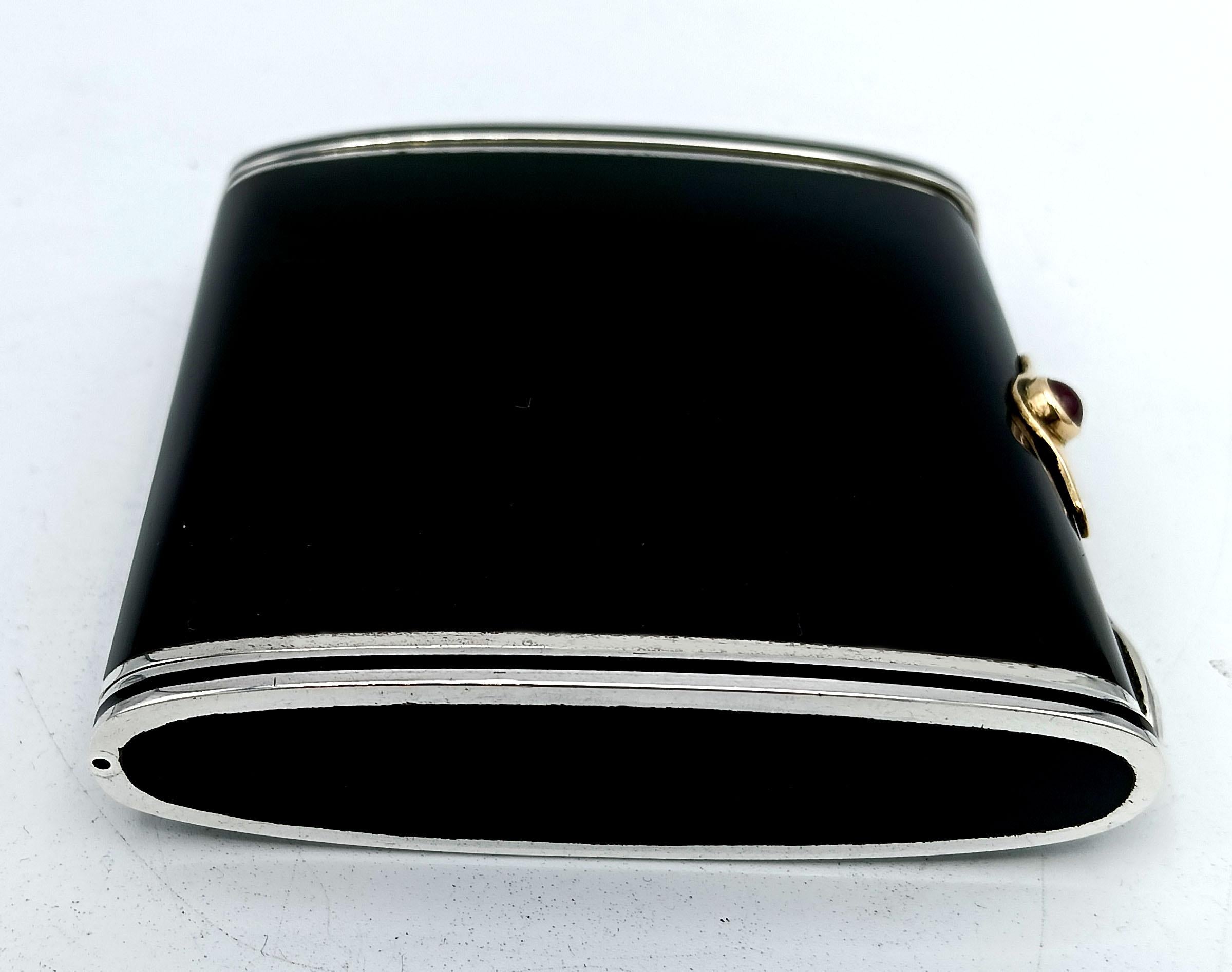 borsetta portacipria ienamel argento sterling oro e rubino cabochon Salimbeni In condizioni discrete in vendita a Firenze, FI