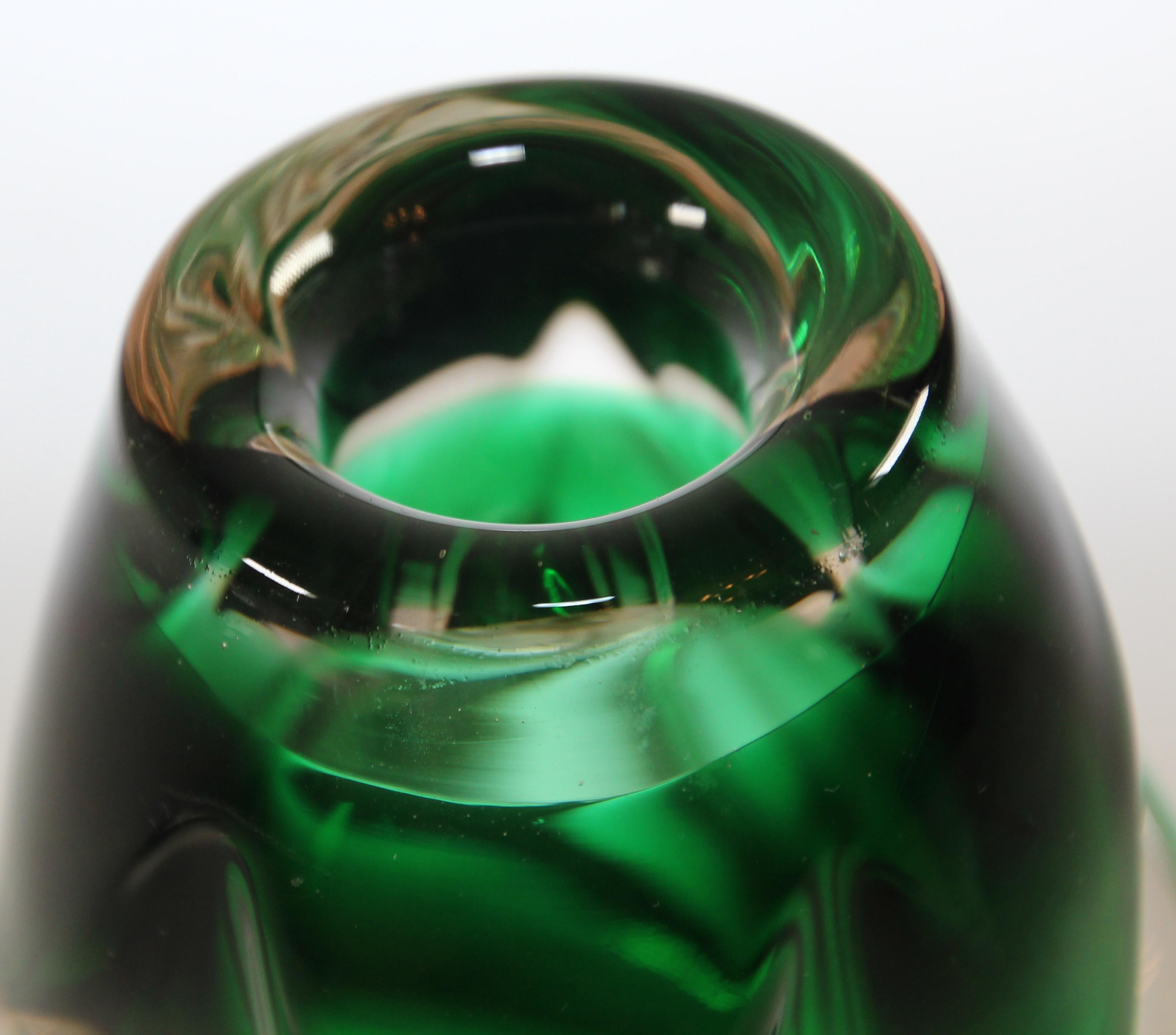 Handblown Art Glass Vase in Green Twisted Organic Shape For Sale 3