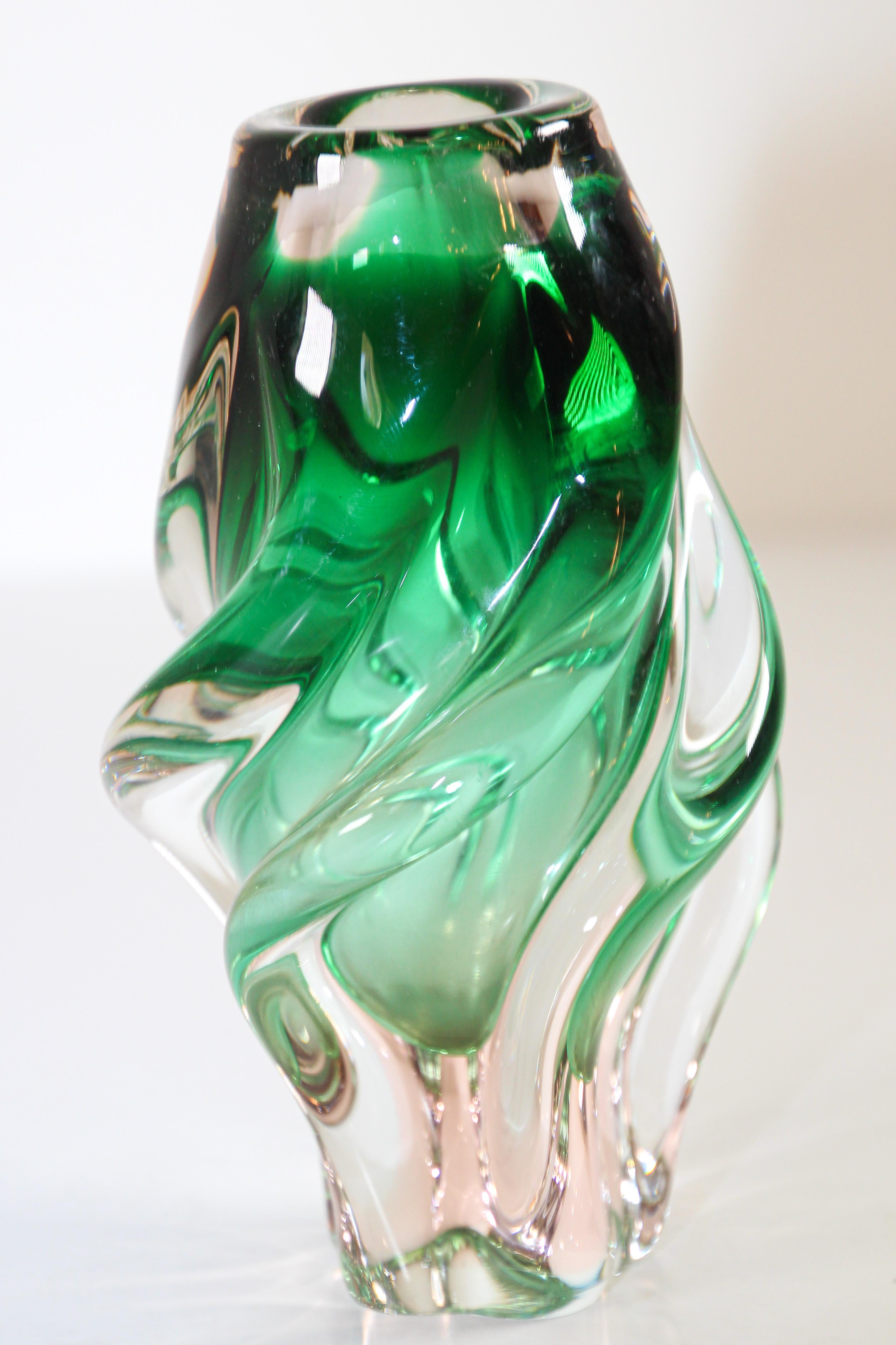 Handblown Art Glass Vase in Green Twisted Organic Shape For Sale 5