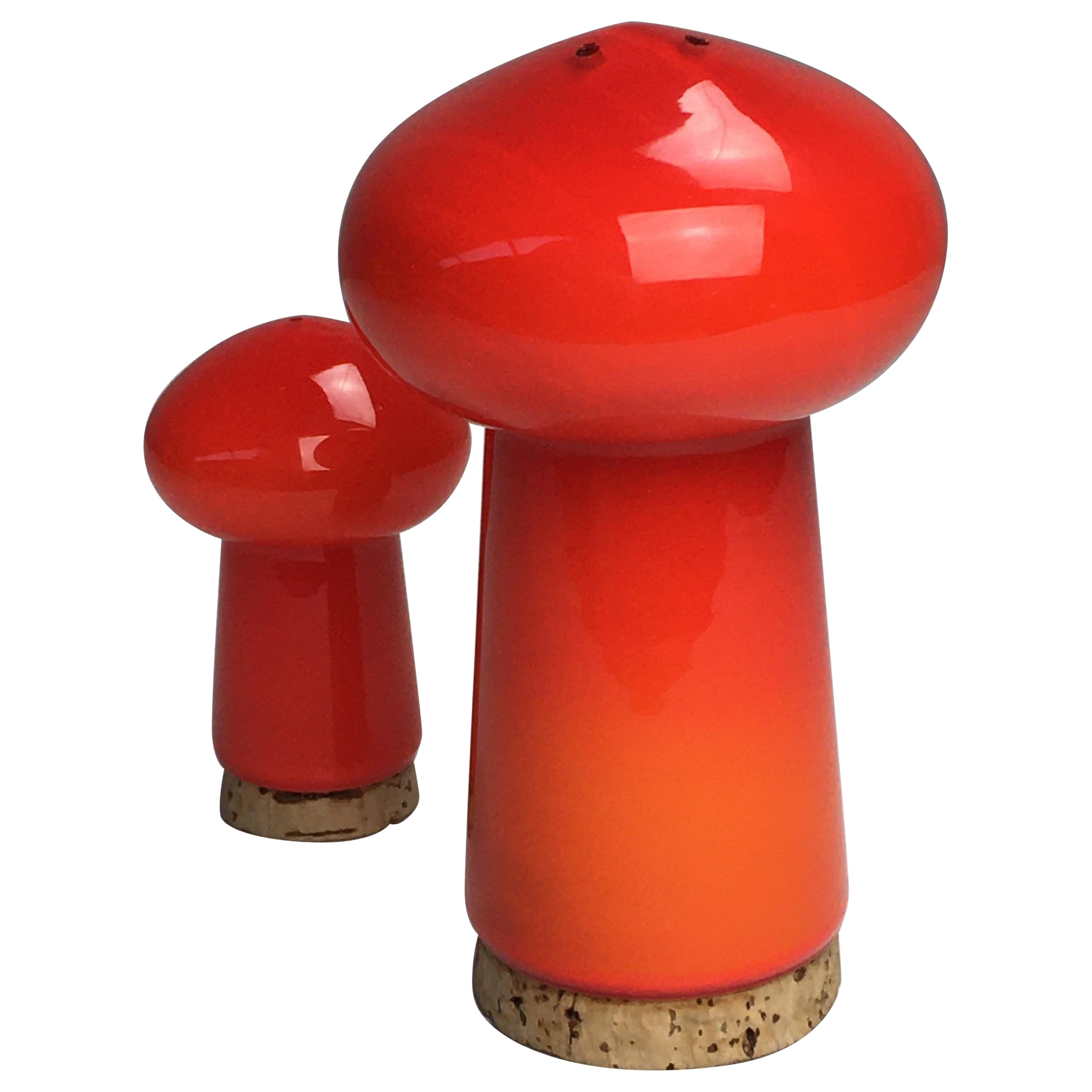 Handgeblasenes dänisches Salz- und Pfefferstreuer-Set aus rotem Glas von Michael Bang für Holmegaard