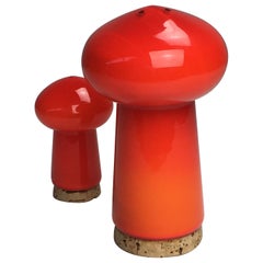 Handgeblasenes dänisches Salz- und Pfefferstreuer-Set aus rotem Glas von Michael Bang für Holmegaard