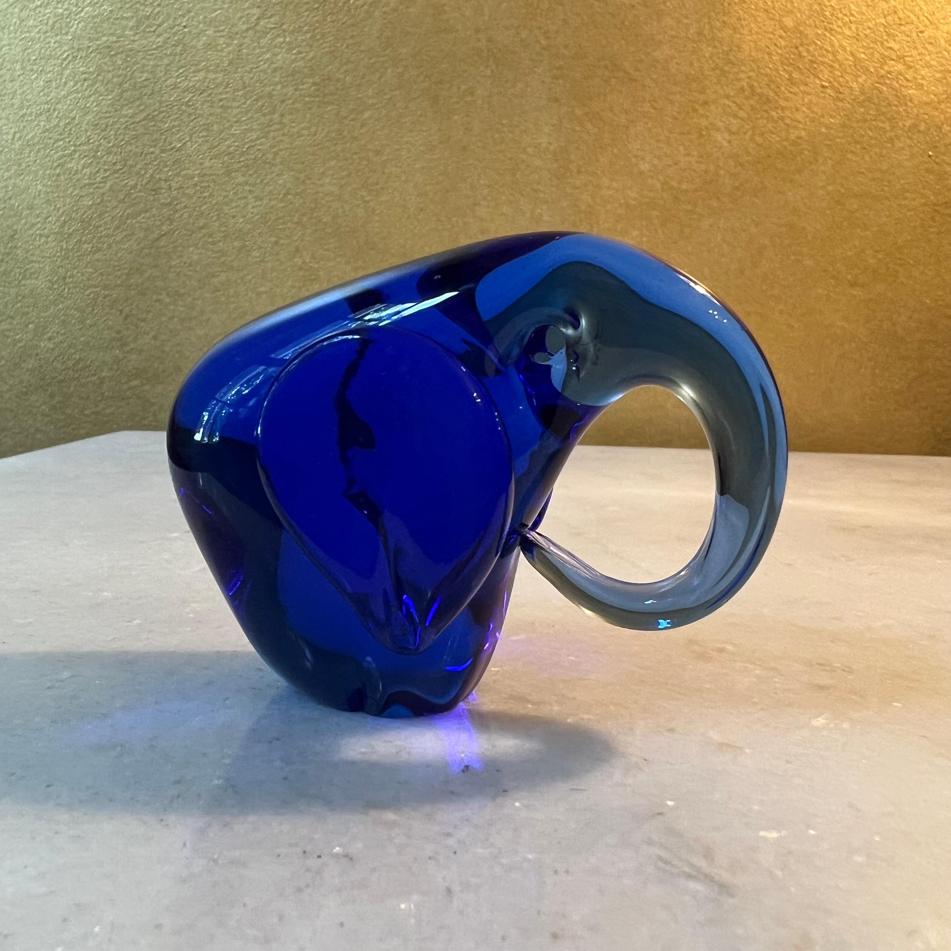 Handblown Glass Blue Elephant Figurine Paperweight In Good Condition For Sale In EDENSOR PARK, NSW