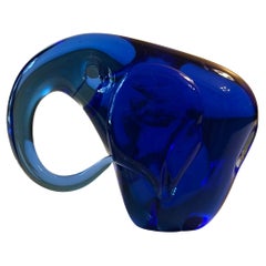 Papierbeschwerer aus mundgeblasenem Glas mit blauer Elefantenfigur