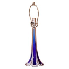 Tischlampe aus mundgeblasenem Glas mit kobaltfarbener und weißer Farbe