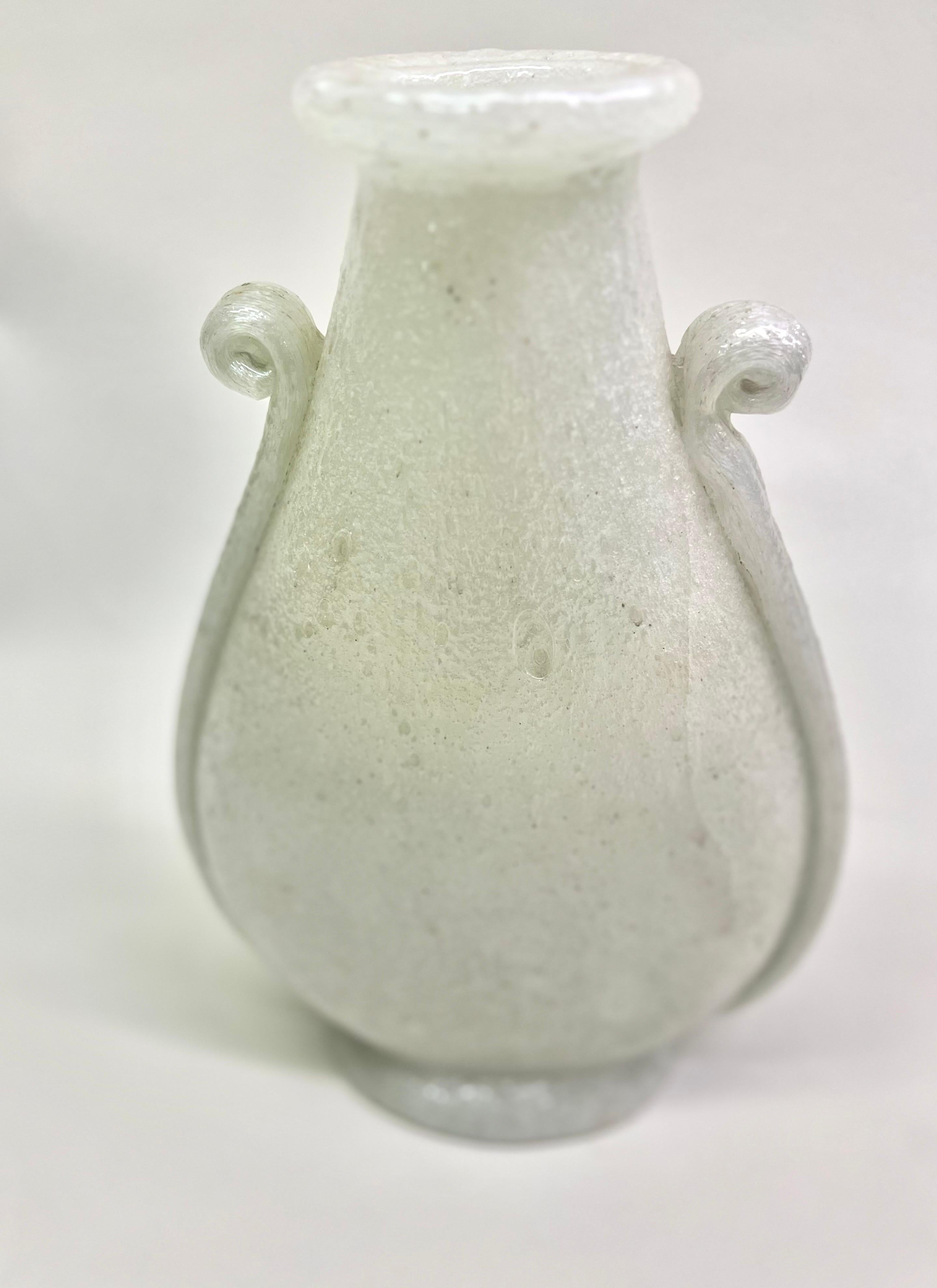 Hand-Crafted Handblown Italian Midcentury Murano Glass Vase by Napoleone Martinuzzi & Venini For Sale