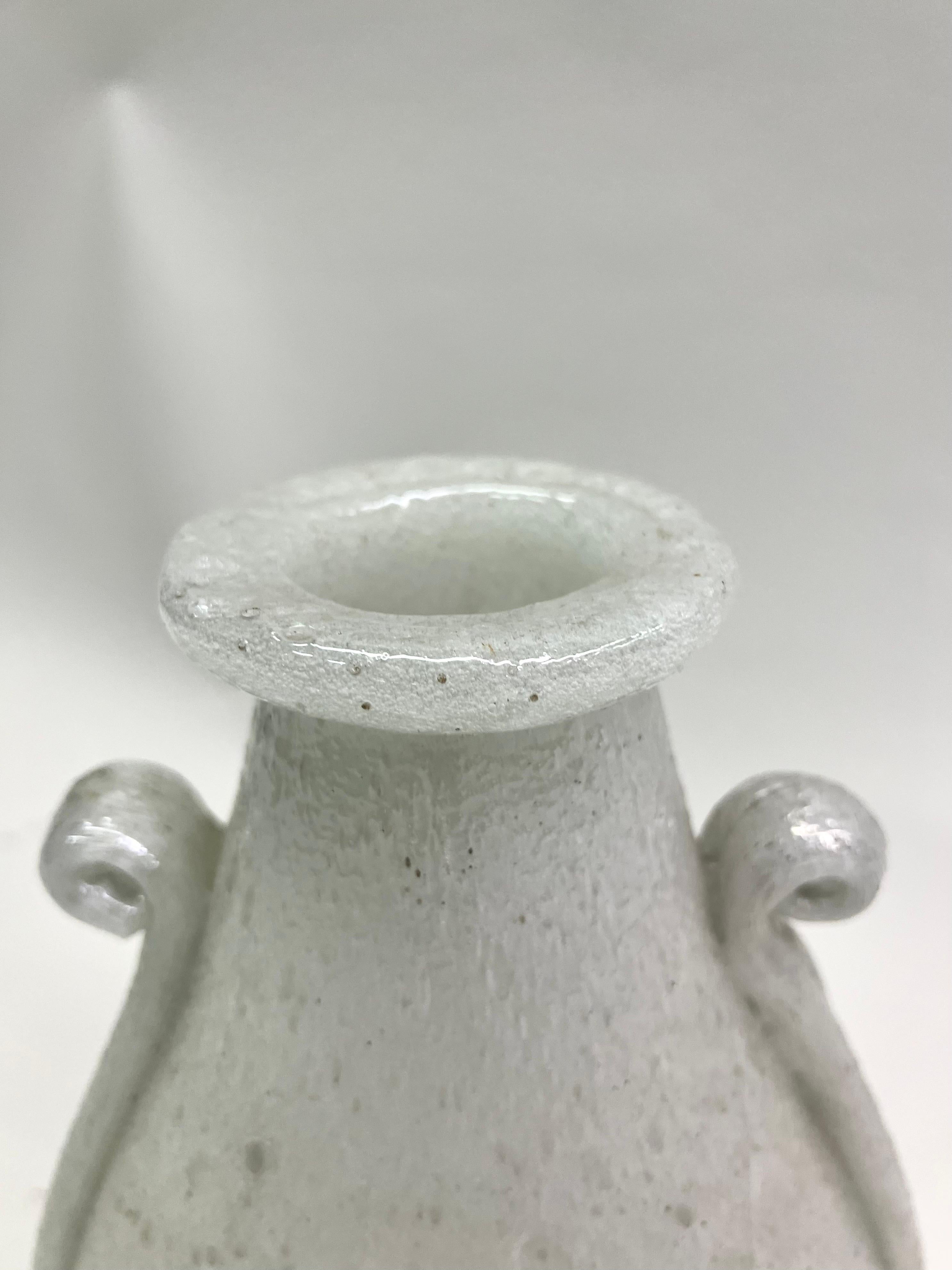 Handblown Italian Midcentury Murano Glass Vase by Napoleone Martinuzzi & Venini For Sale 1