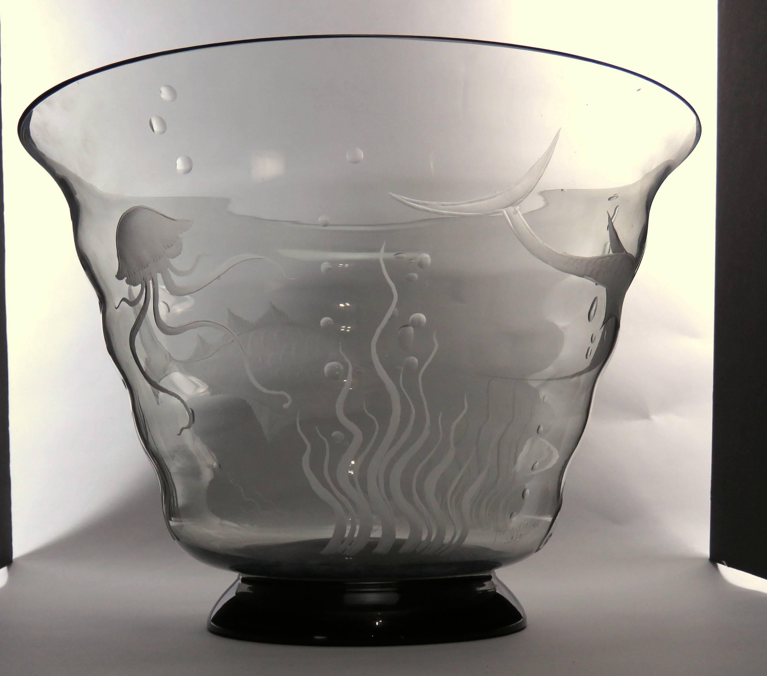 Handblown Murano Engraved Glass Bowl by Gino Francesconi 'S.A.L.I.R.' Dated 1939 3