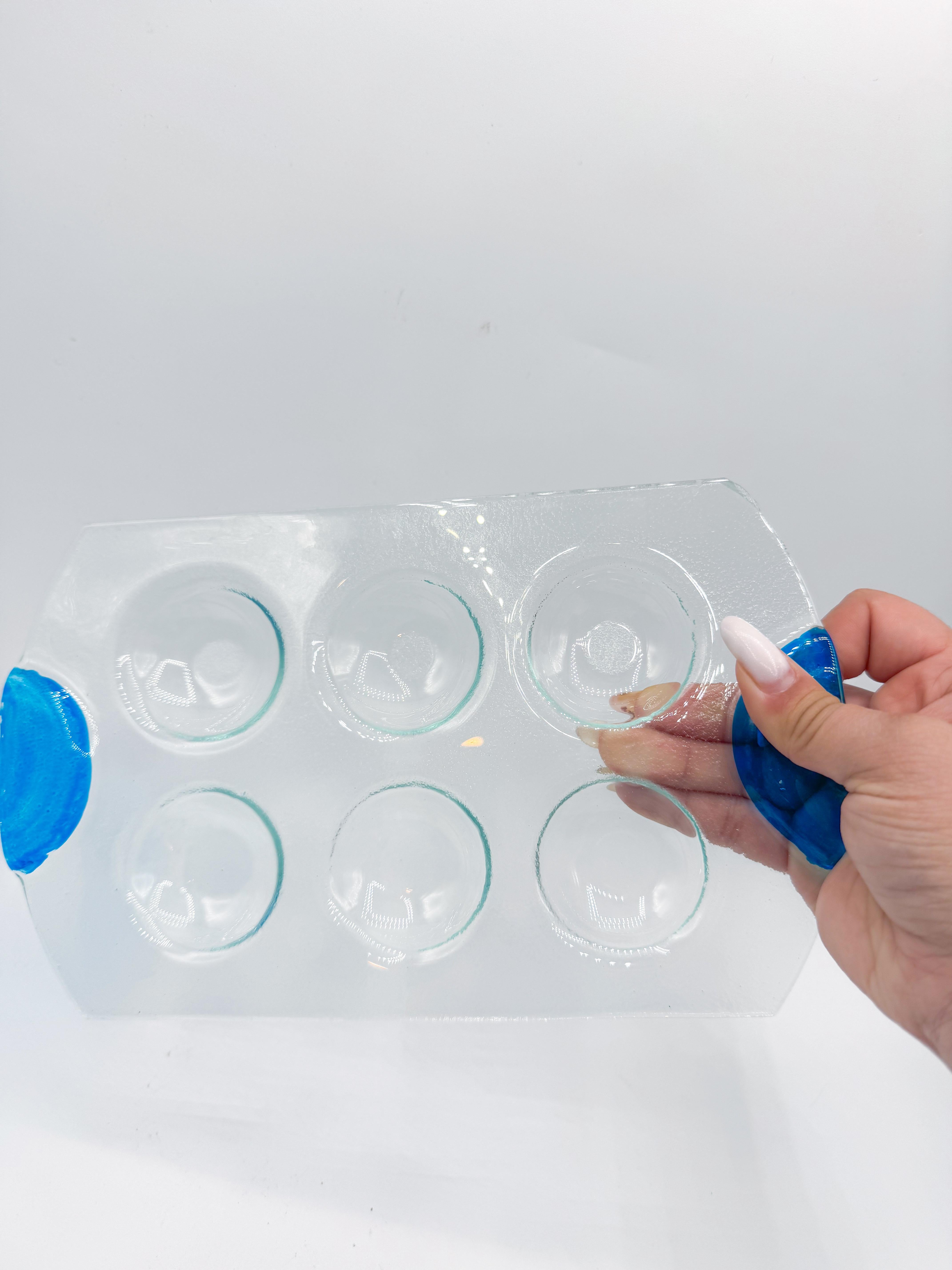 Handblown Shot Glass Set with Colored Bubble Bases and Tray, Set of 7  1980s en venta 2