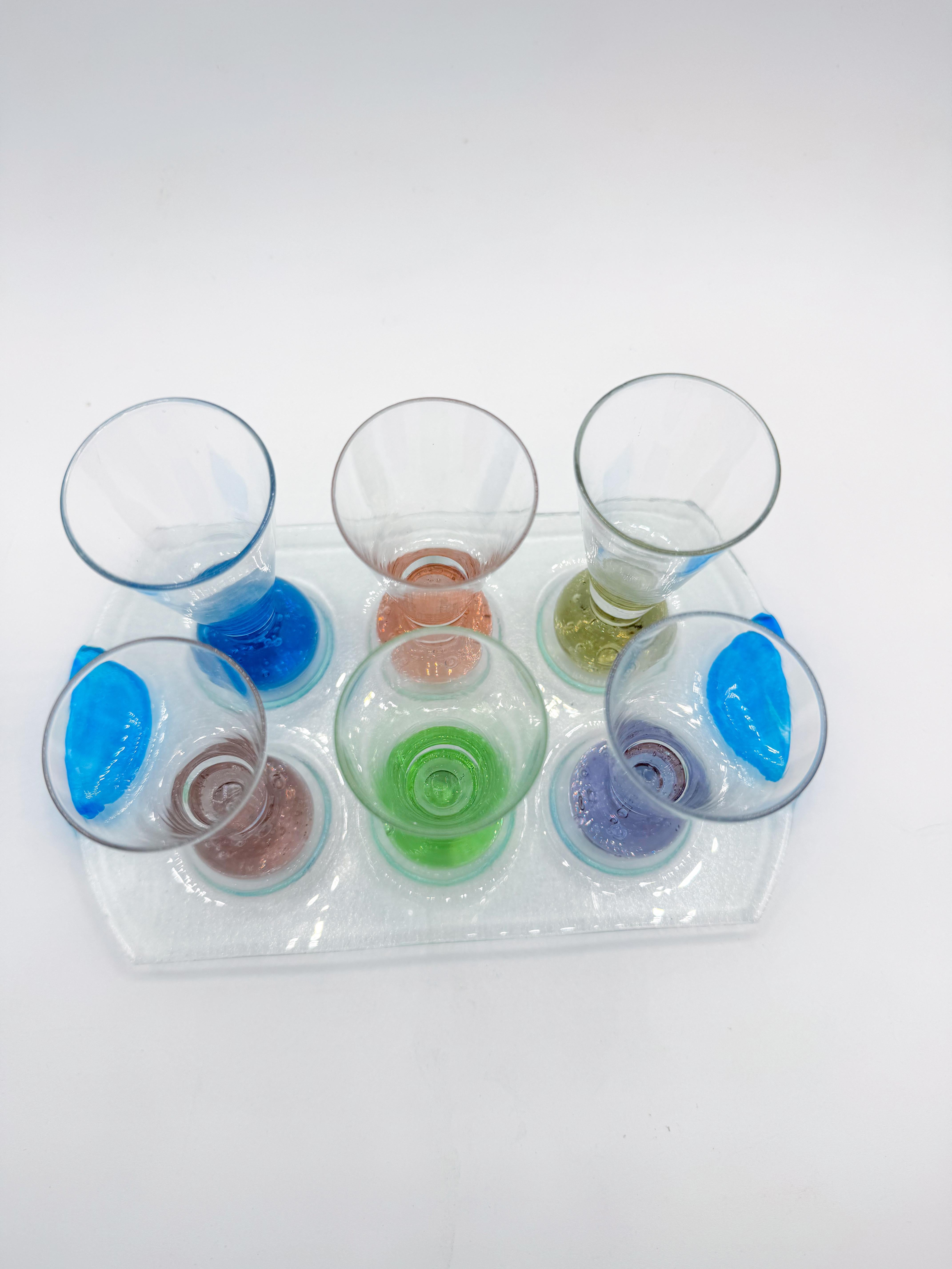Handblown Shot Glass Set with Colored Bubble Bases and Tray, Set of 7  1980s en venta 3