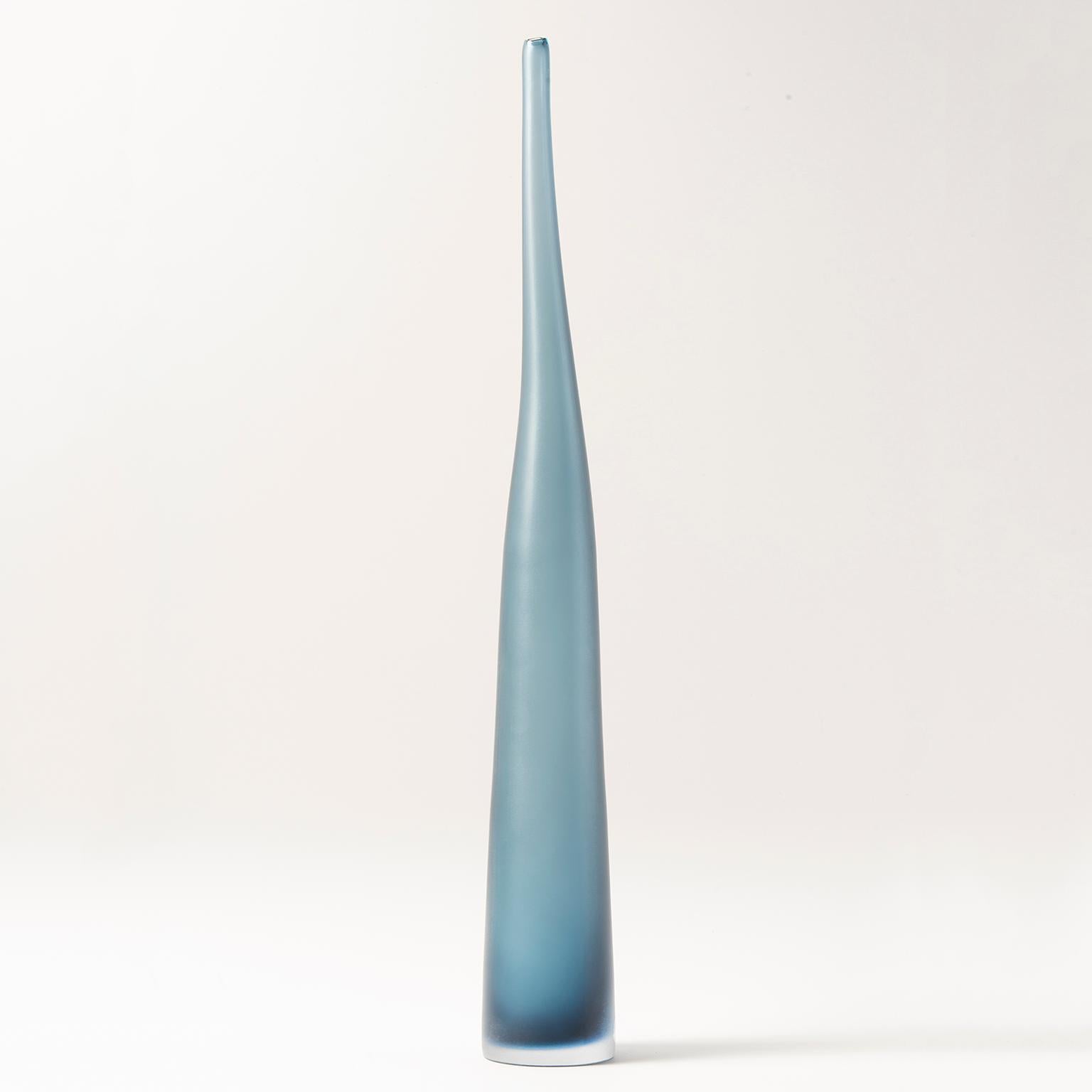 Handblown Tall Murano Glass Wisteria Colored Vase In New Condition In Troy, MI
