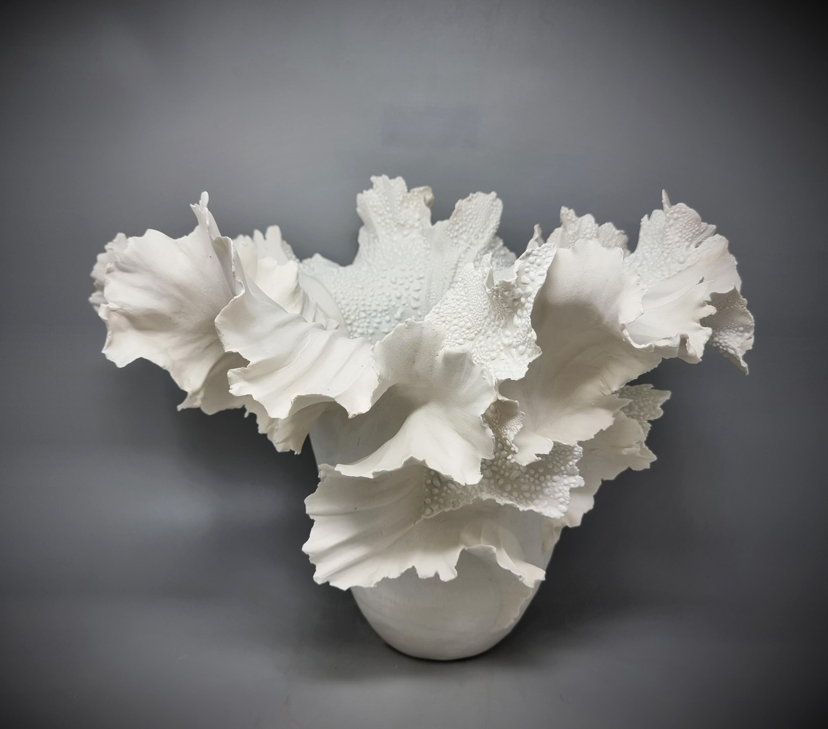 Handbuilt Paperporcelain Sculpture // Wave 146 In New Condition In København V, 84