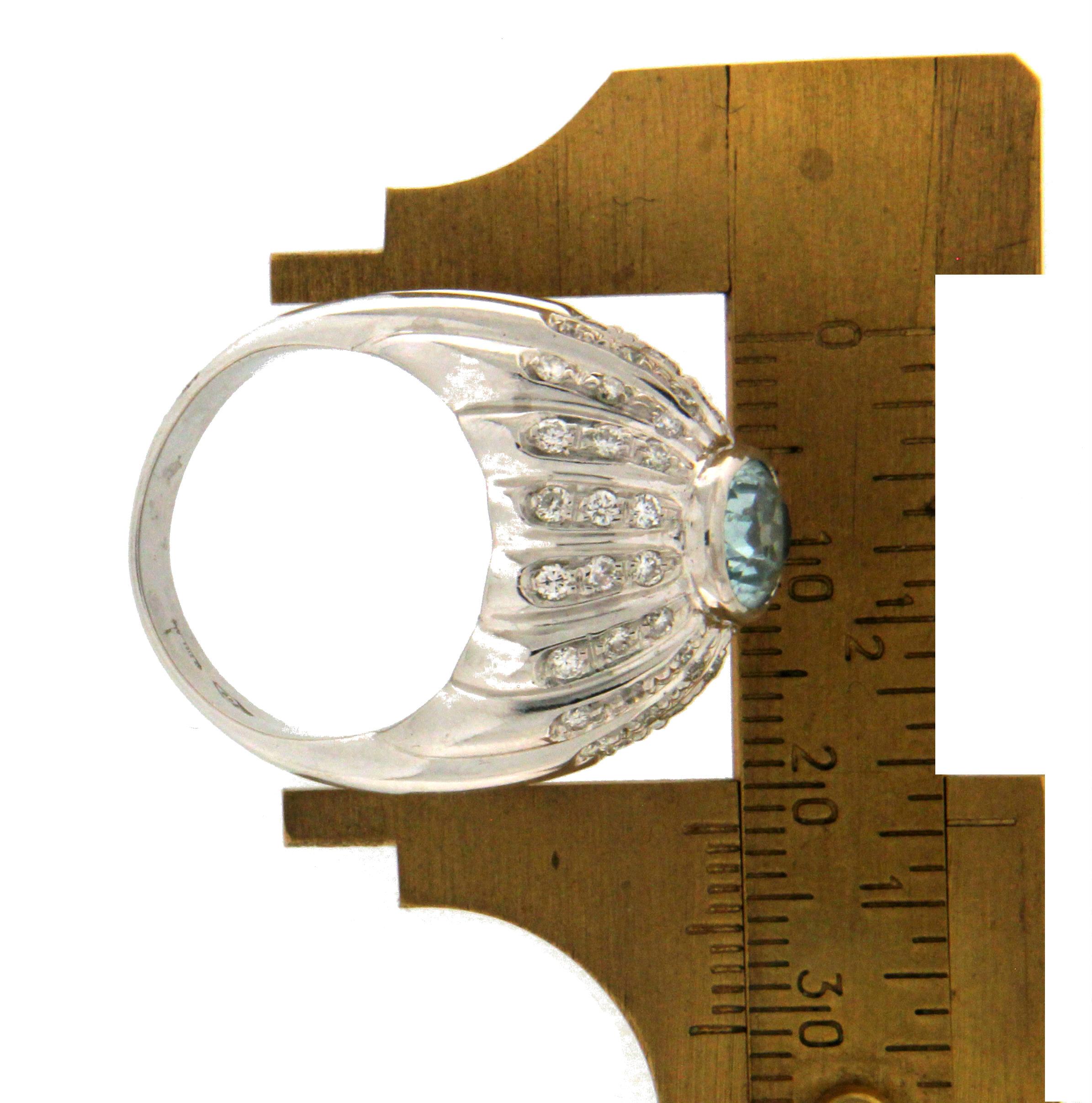 Handcraft Aquamarine 18 Karat White Gold Diamonds Cocktail Ring For Sale 2