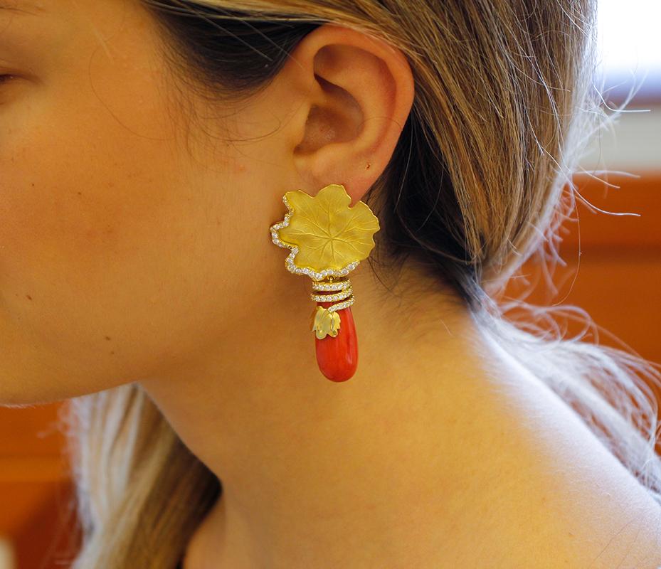 Women's Handcrafted Vintage Dangle Earrings Coral, Diamonds, 18 Karat Yellow Gold For Sale
