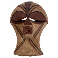 Máscara Tribal Beninesa Tallada a Mano