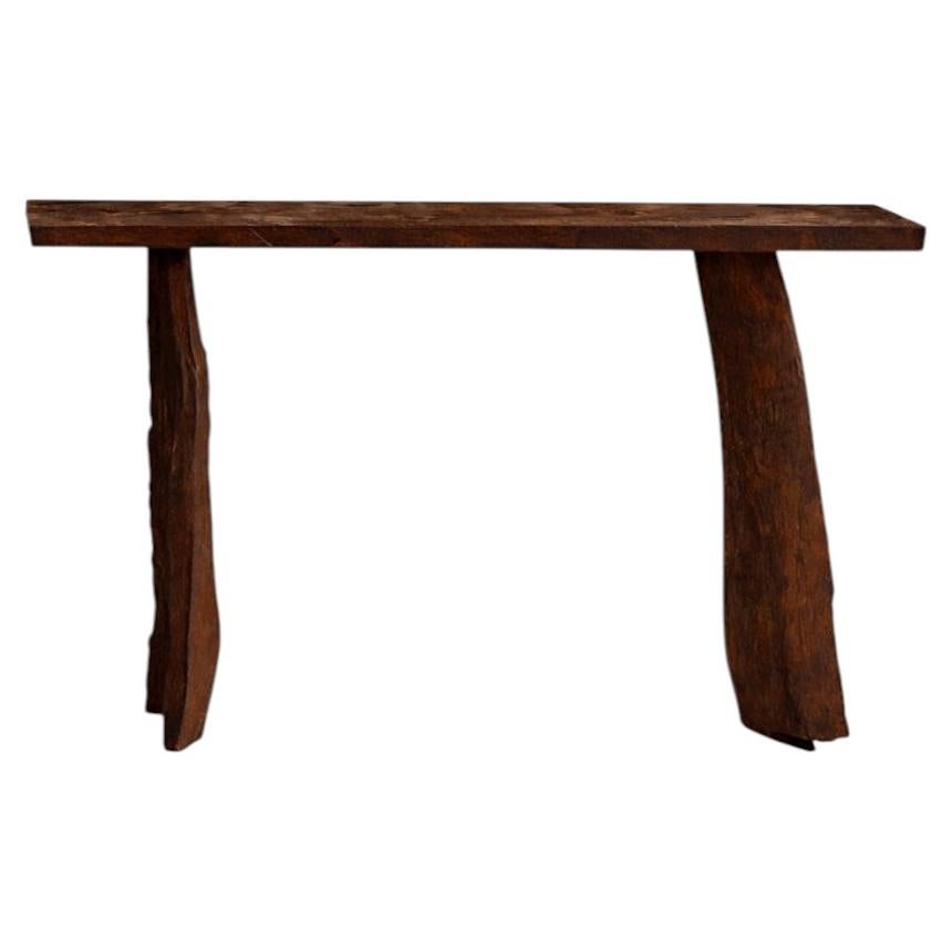 Hand‑Carved Chestnut Wood Console Table im Angebot