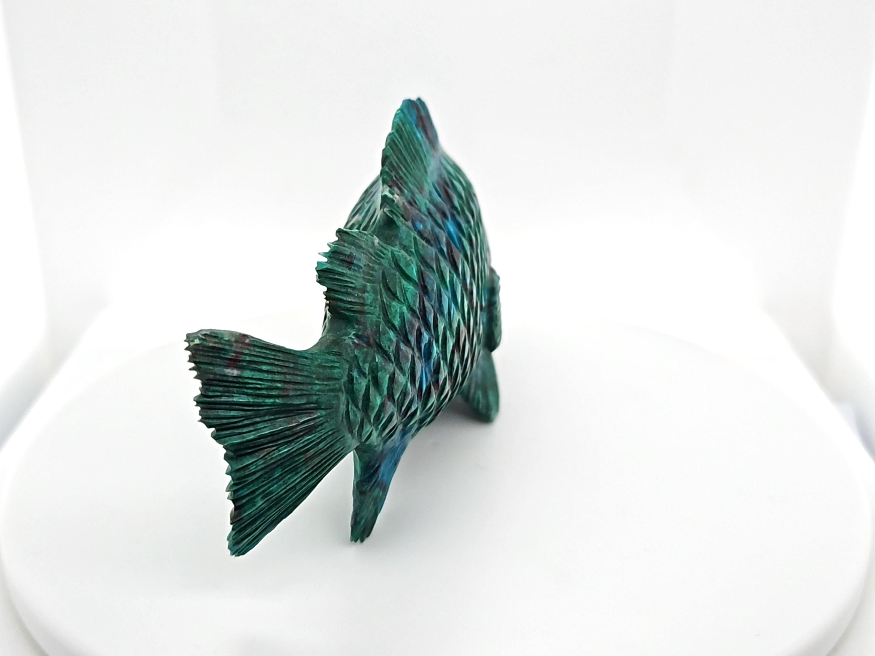 Sculpture en pierre précieuse Chrysocolla Fish sculptée à la main Neuf - En vente à Kirschweiler, DE