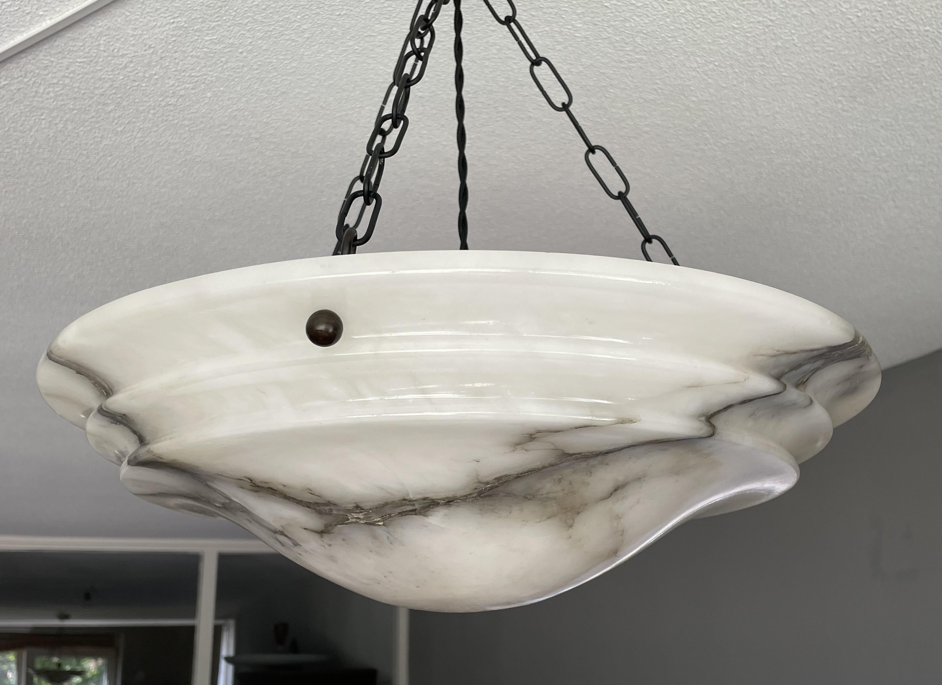 Handcarved in Layers Art Deco White Alabaster & Black Veins Pendant / Chandelier In Good Condition For Sale In Lisse, NL