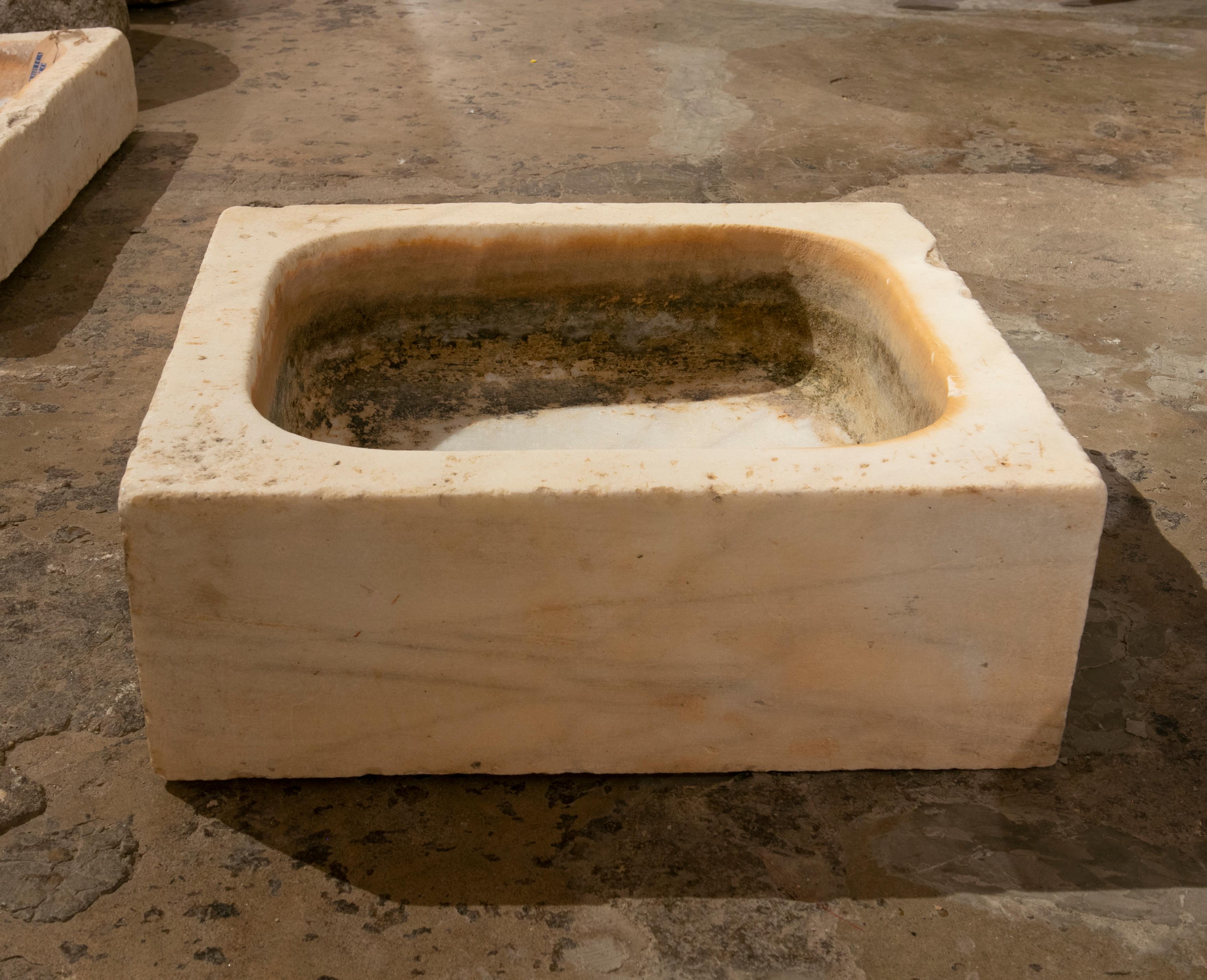 Spanish Handcarved Marble Washbasin from the XIX Century For Sale