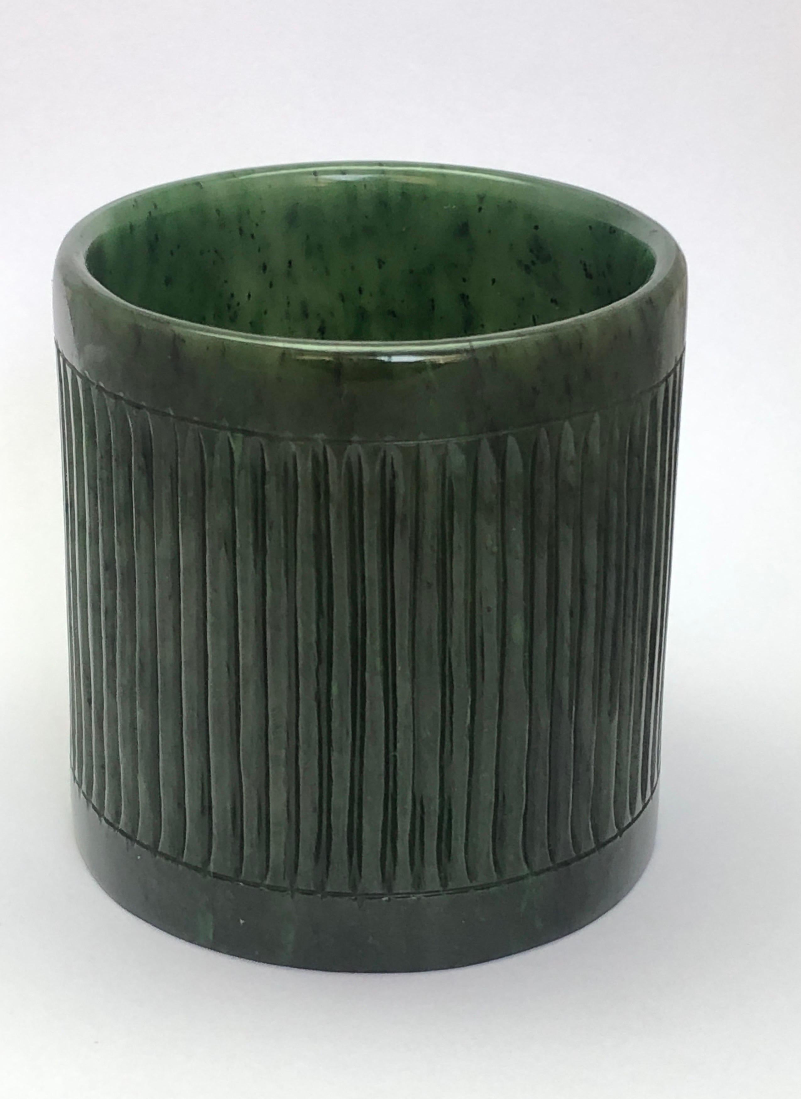 Handcarved nephrite jade whiskey glass In New Condition For Sale In Bangkok,, TH