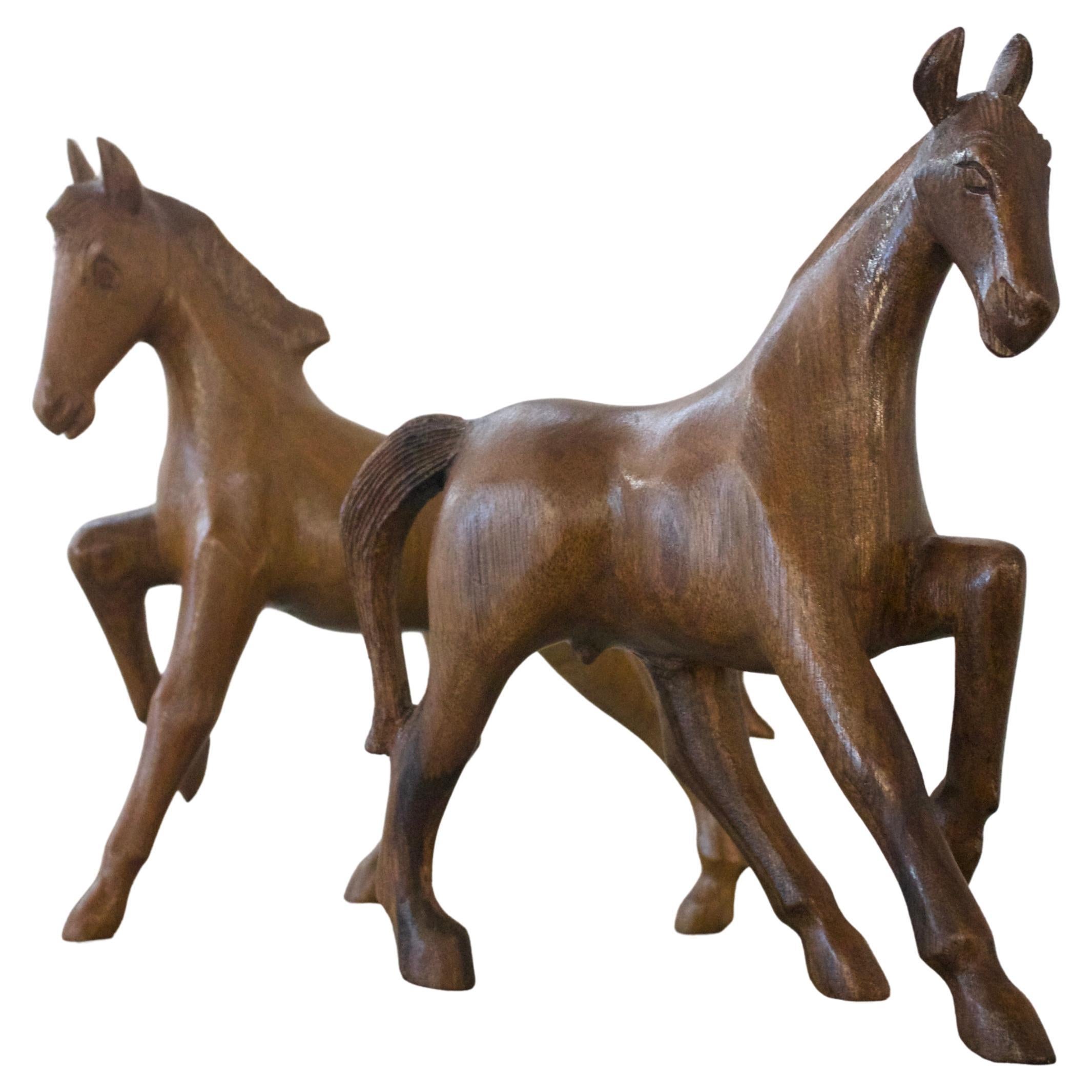 Handcarved Wood Horse Figurines, Mid-20th Century, Set of Two in vendita