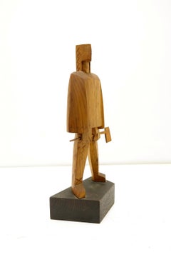 Handgeschnitzte Holzskulptur im kubistischen Stil