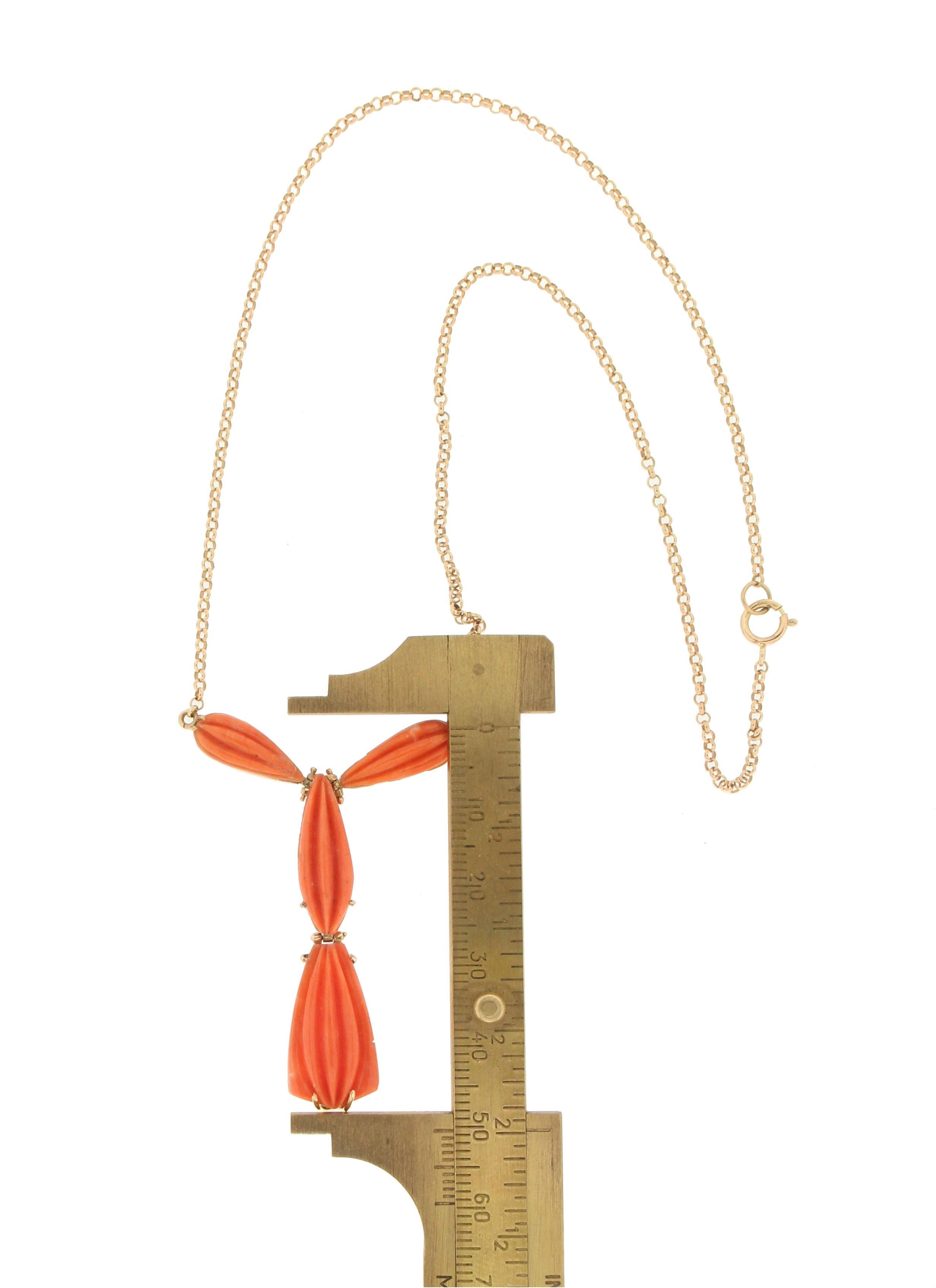 Handcraft 14 Karat Yellow Gold Coral Pendant Necklace In New Condition For Sale In Marcianise, IT