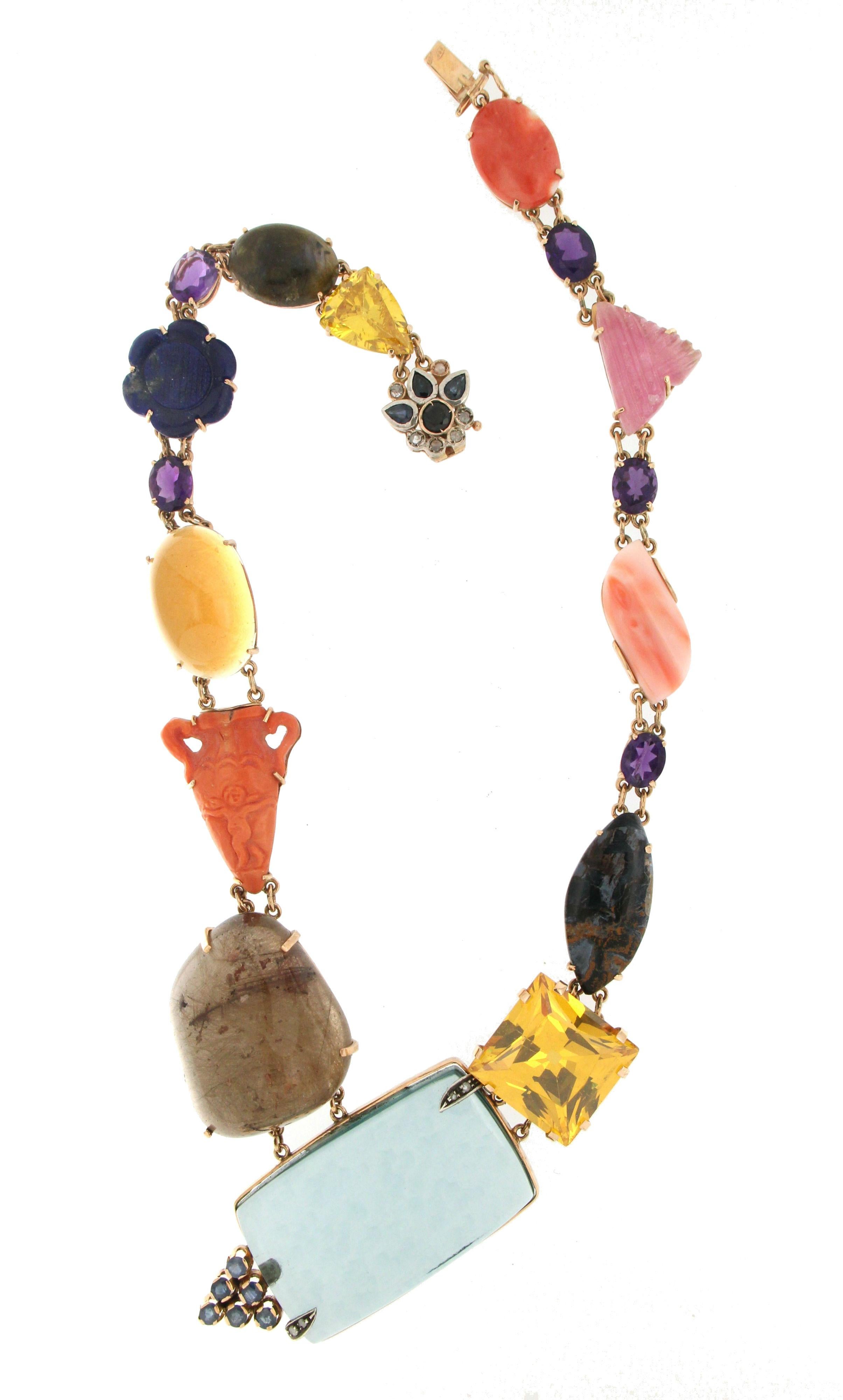 Mixed Cut Handcraft 14 Karat Yellow Gold Diamonds Choker Necklace For Sale