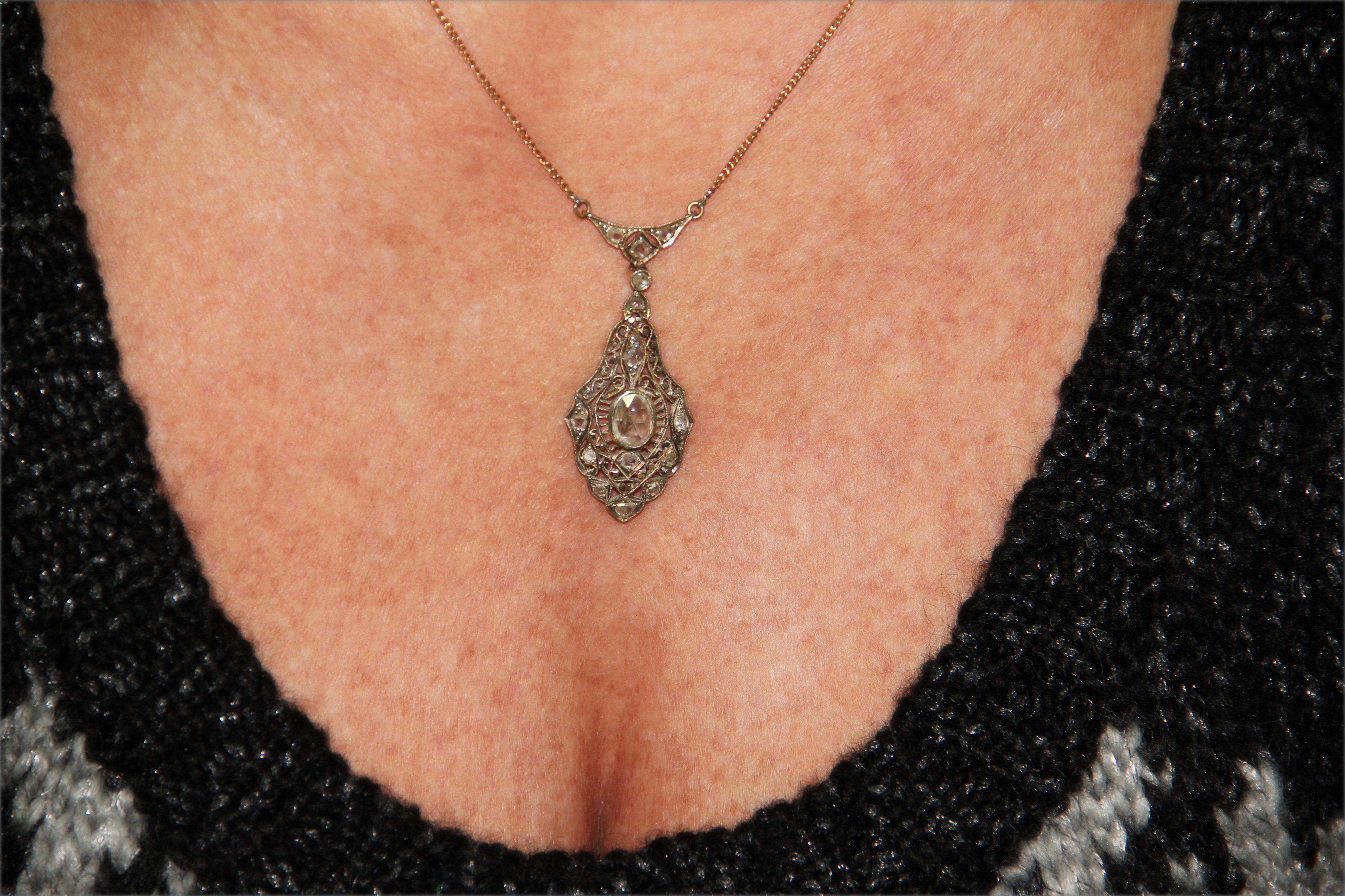 Handcraft 14 Karat Yellow Gold Diamonds Pendant Necklace In New Condition For Sale In Marcianise, IT