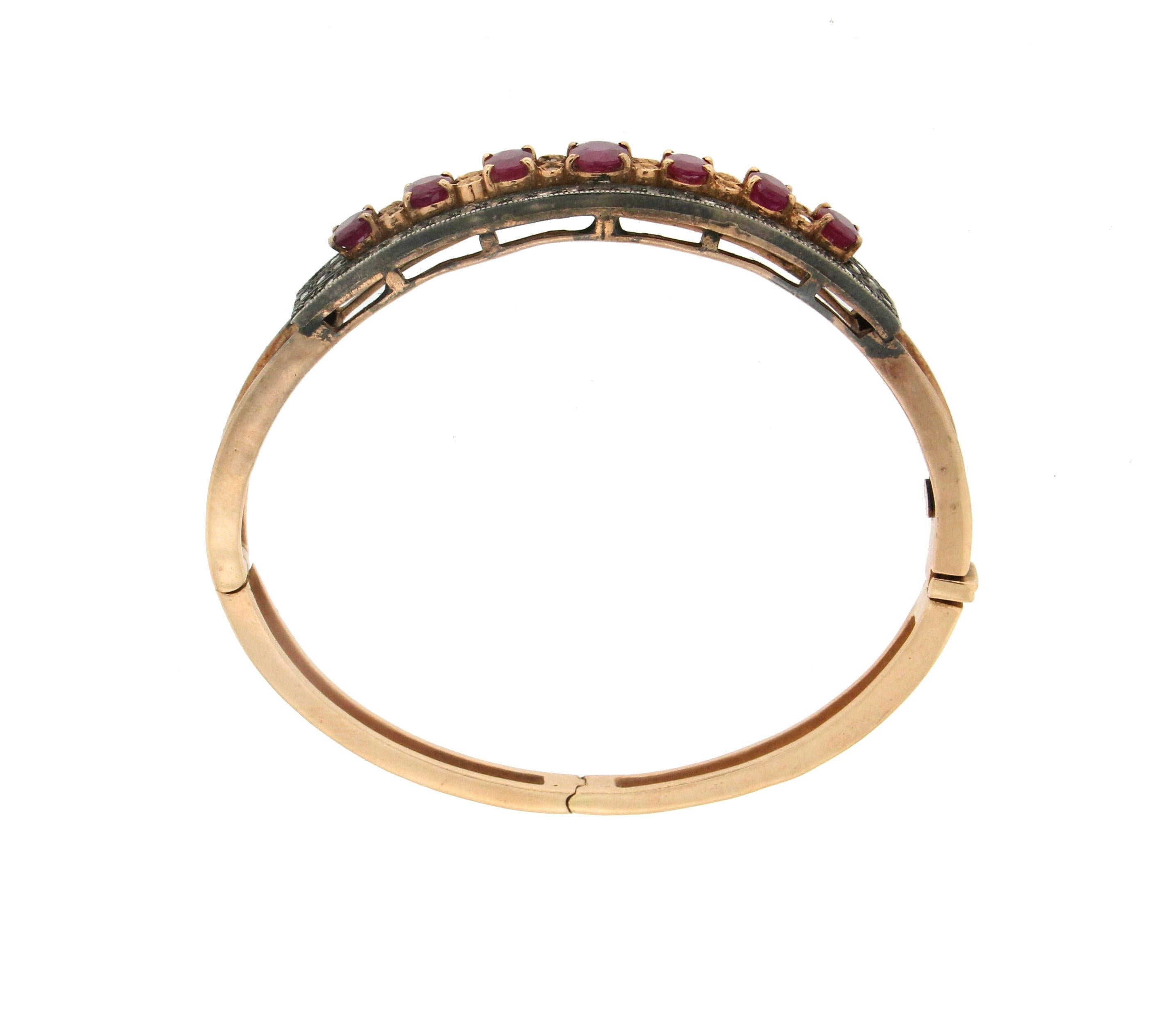 Artisan Handcraft 14 Karat Yellow Gold Diamonds Ruby Bangle Bracelet For Sale