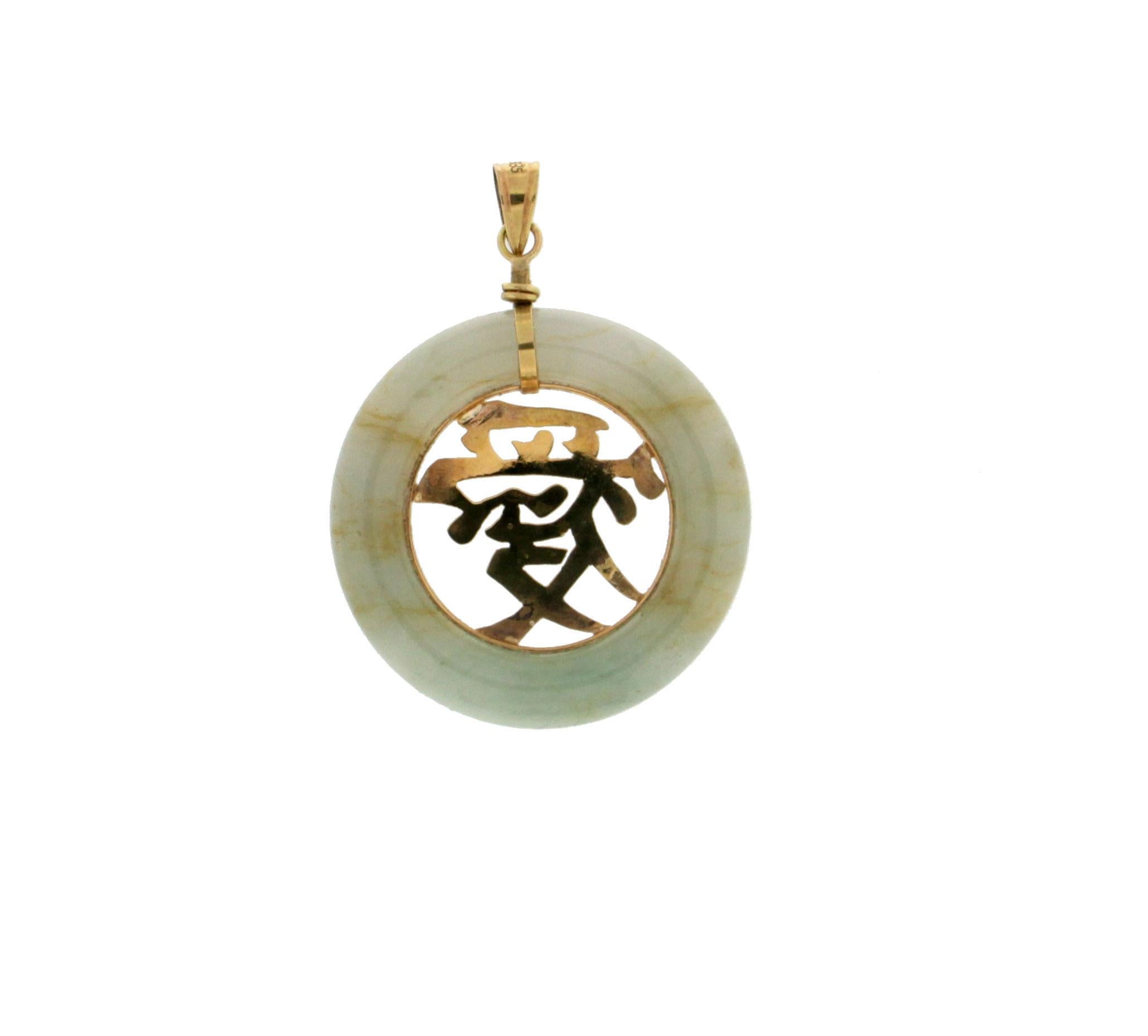 Handcraft 14 Karat Yellow Gold Jade Pendant Necklace In New Condition In Marcianise, IT