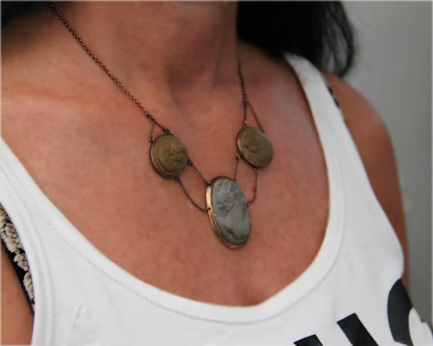 Collana a goccia con pietre laviche in oro giallo 14 carati, realizzata a mano in vendita 3