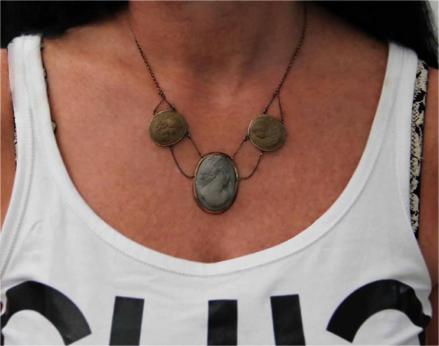 Collana a goccia con pietre laviche in oro giallo 14 carati, realizzata a mano in vendita 5