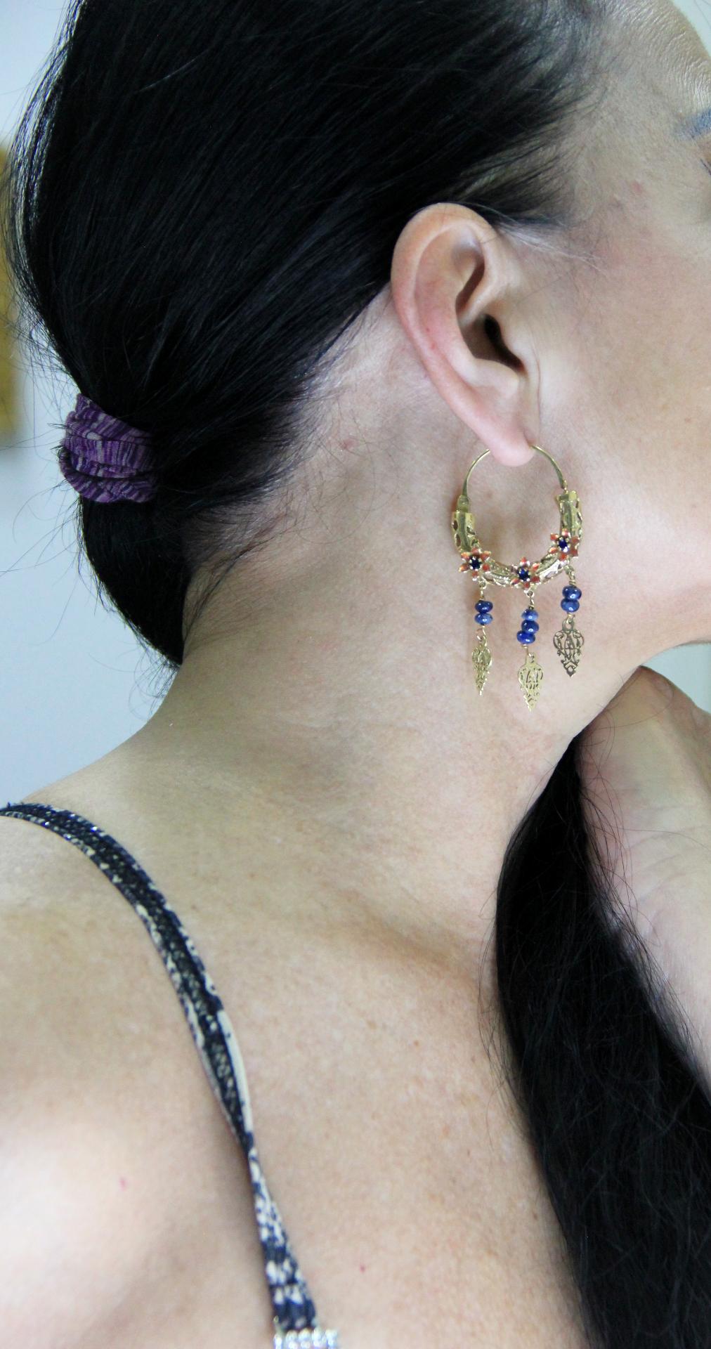 Handcraft 14 Karat Yellow Gold Sapphires Drop Earrings In New Condition For Sale In Marcianise, IT
