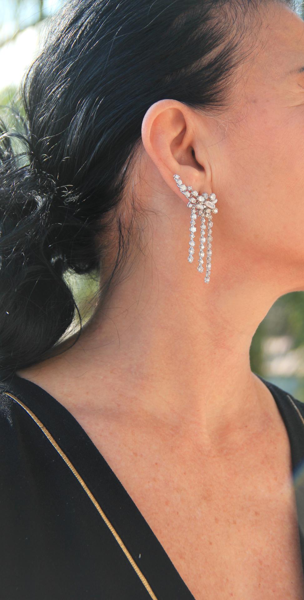 Women's or Men's Handcraft 18 Karat White Gold Diamonds Drop Earrings For Sale