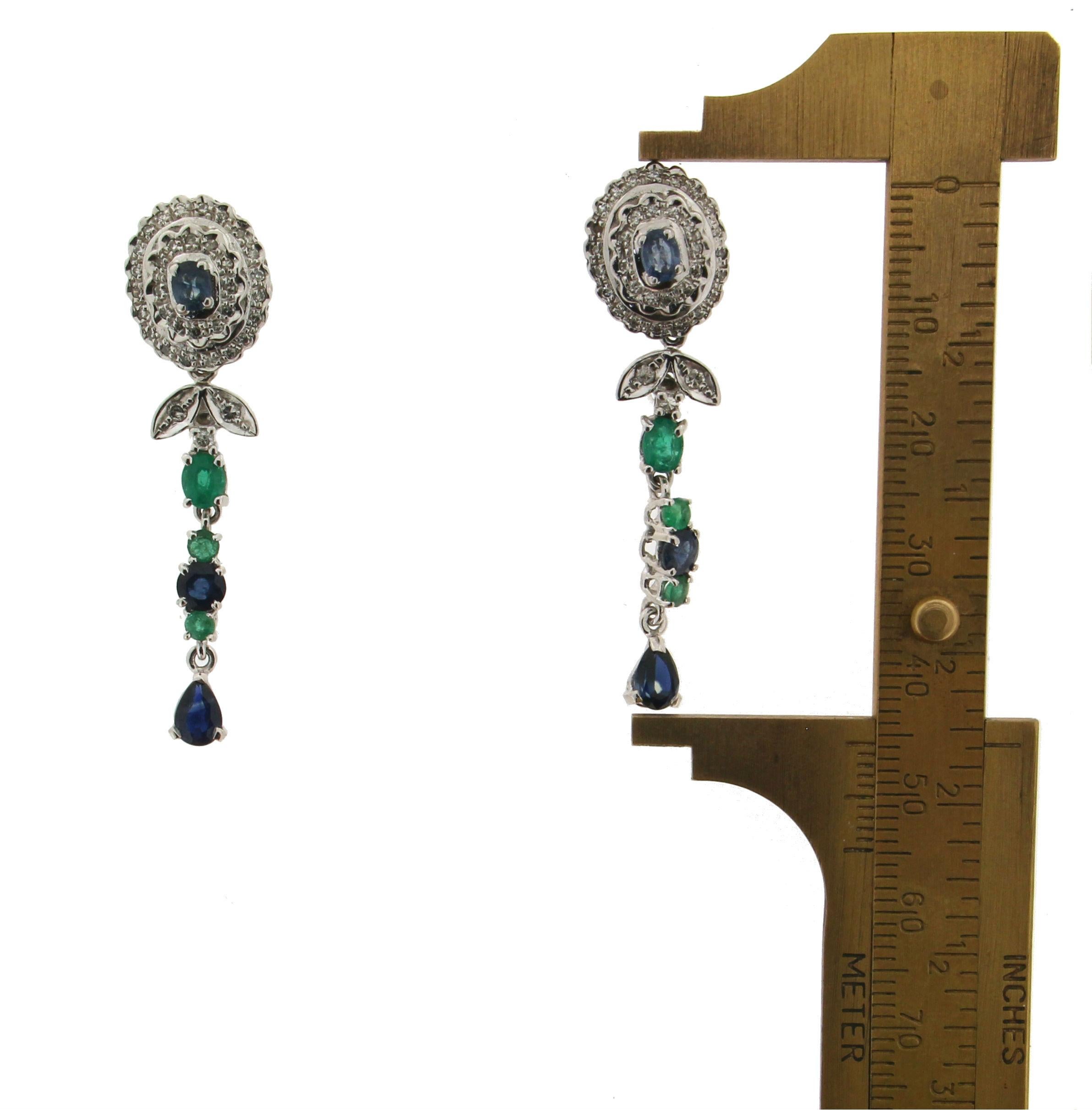Handcraft 18 Karat White Gold Diamonds Emeralds Sapphires Drop Earrings In New Condition For Sale In Marcianise, IT