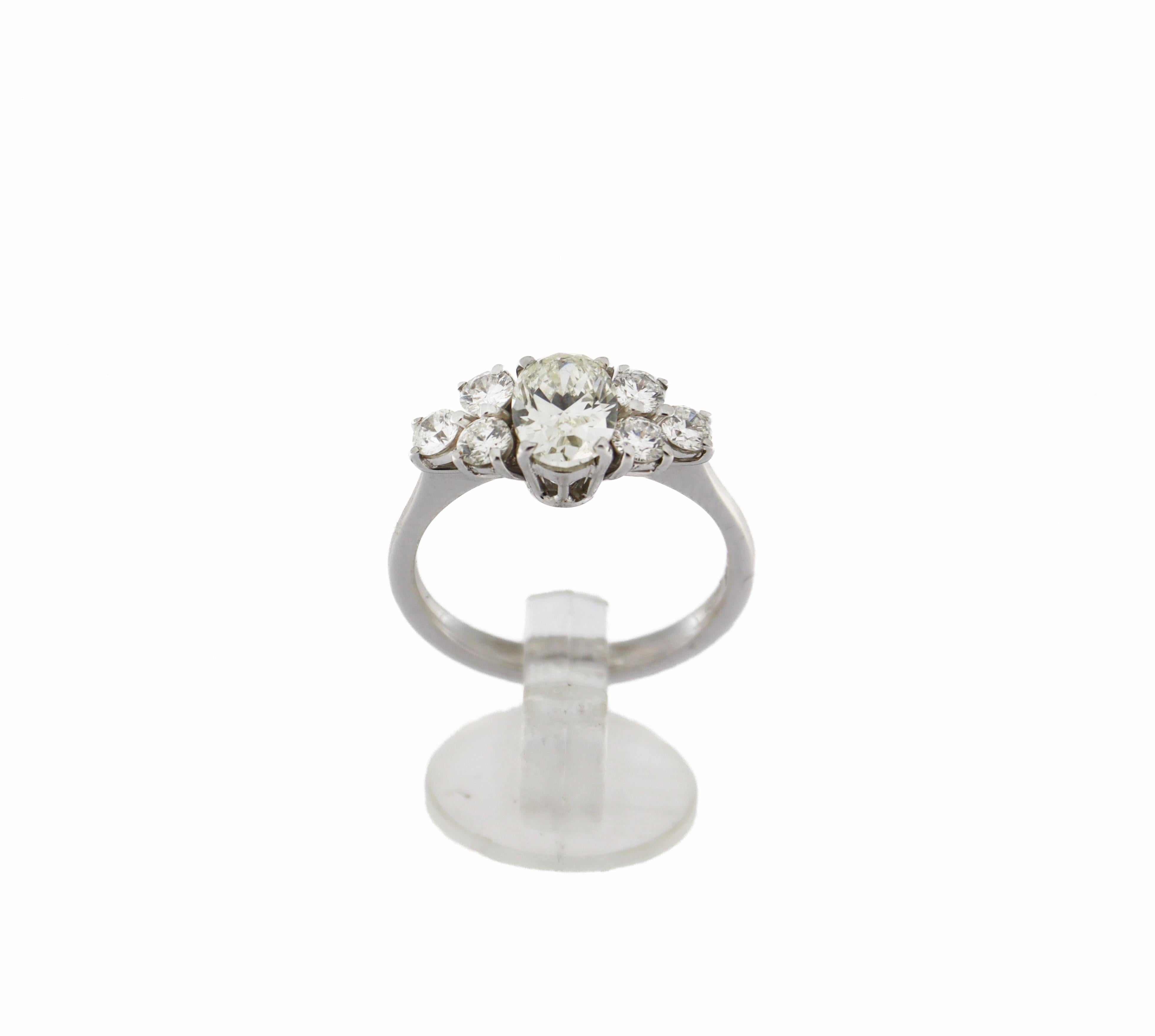Handcraft 18 Karat White Gold Diamonds Engagement Ring For Sale 8