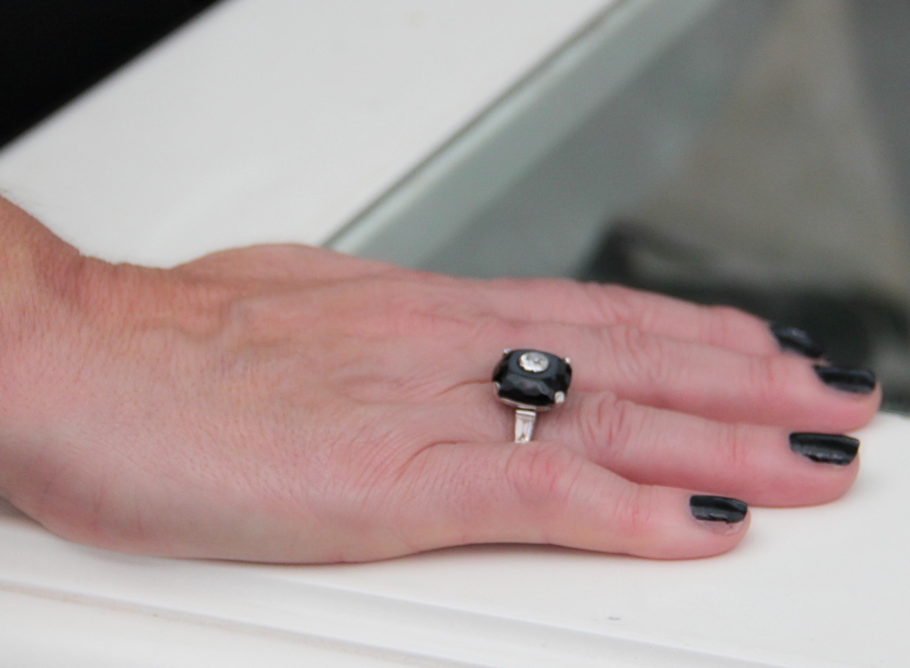 Handcraft 18 Karat White Gold Onyx and Diamond Cocktail Ring For Sale 5