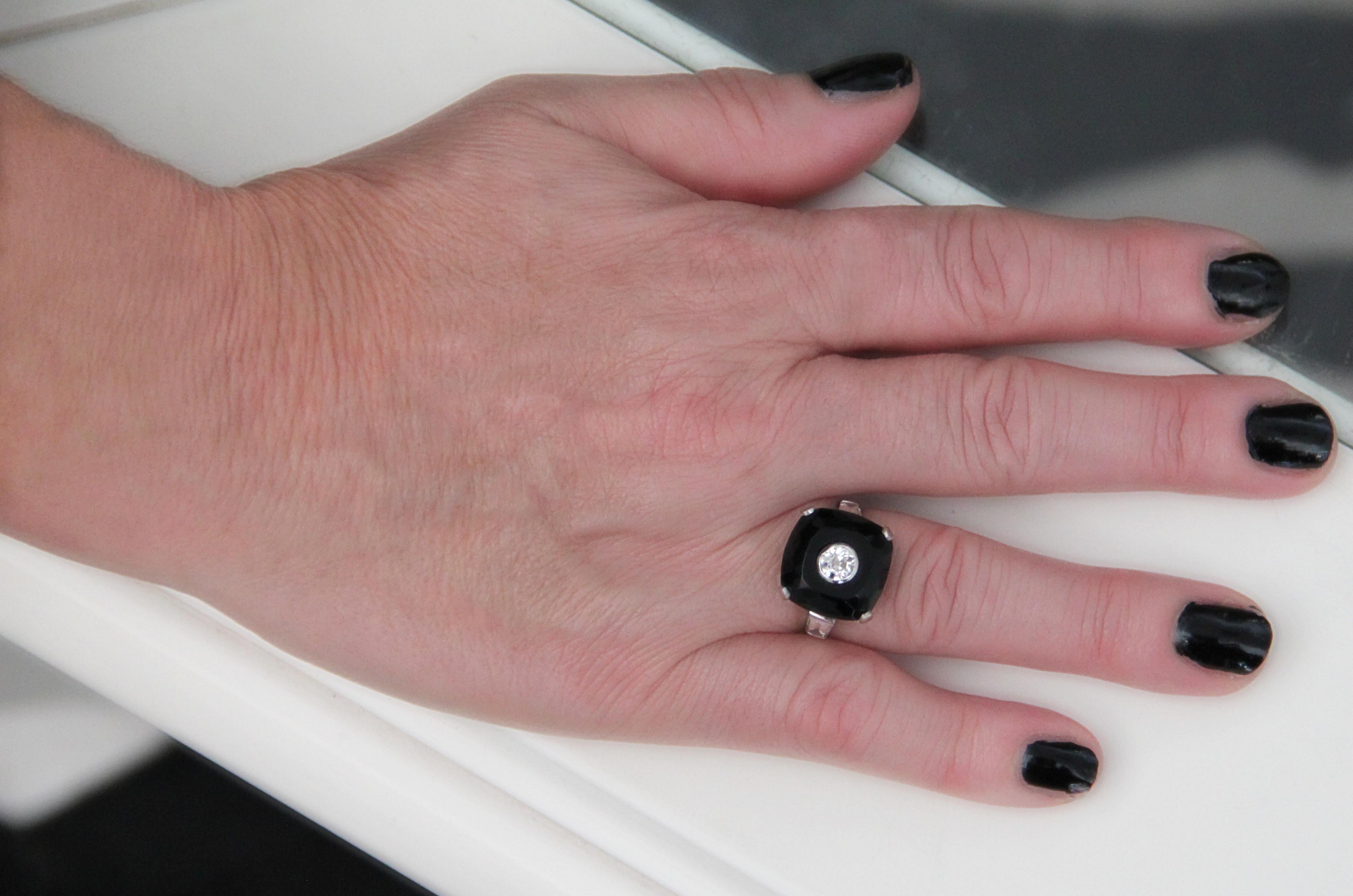 Handcraft 18 Karat White Gold Onyx and Diamond Cocktail Ring For Sale 8