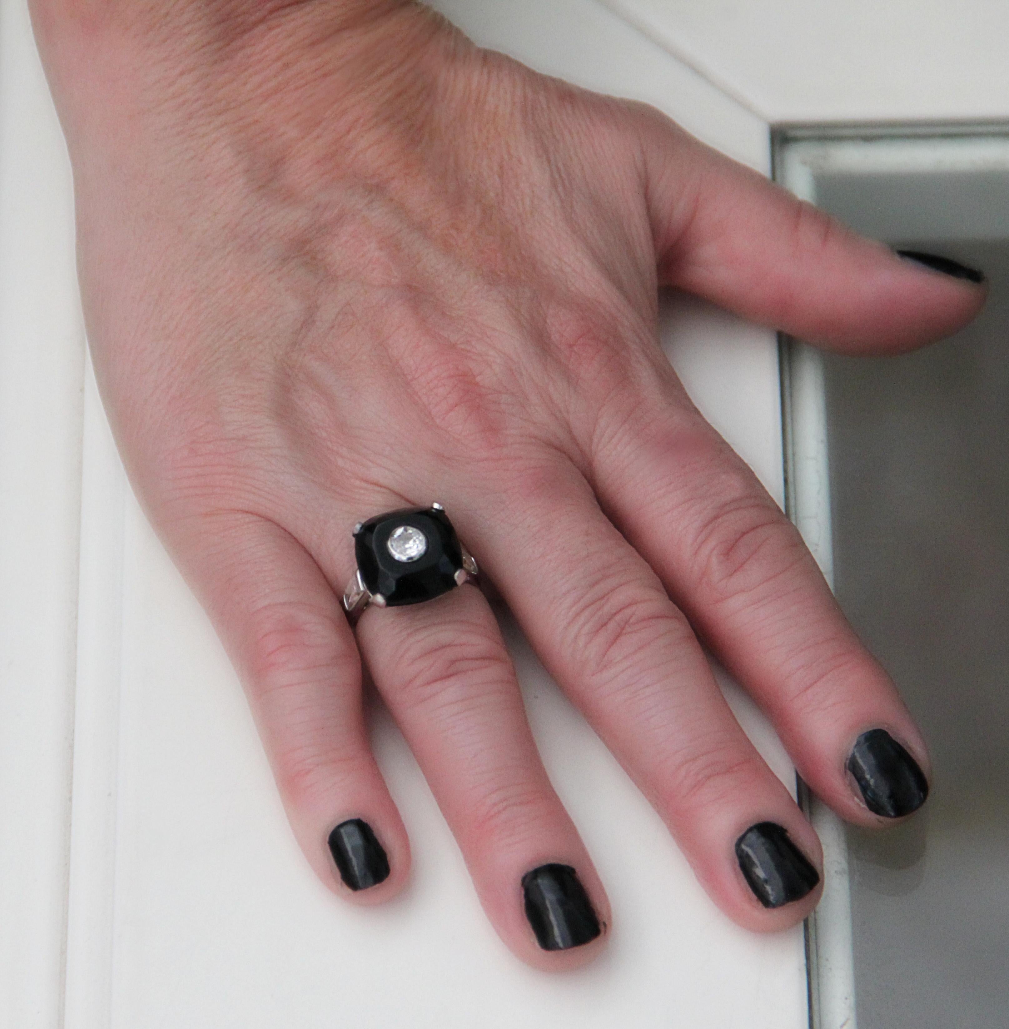 Handcraft 18 Karat White Gold Onyx and Diamond Cocktail Ring For Sale 9