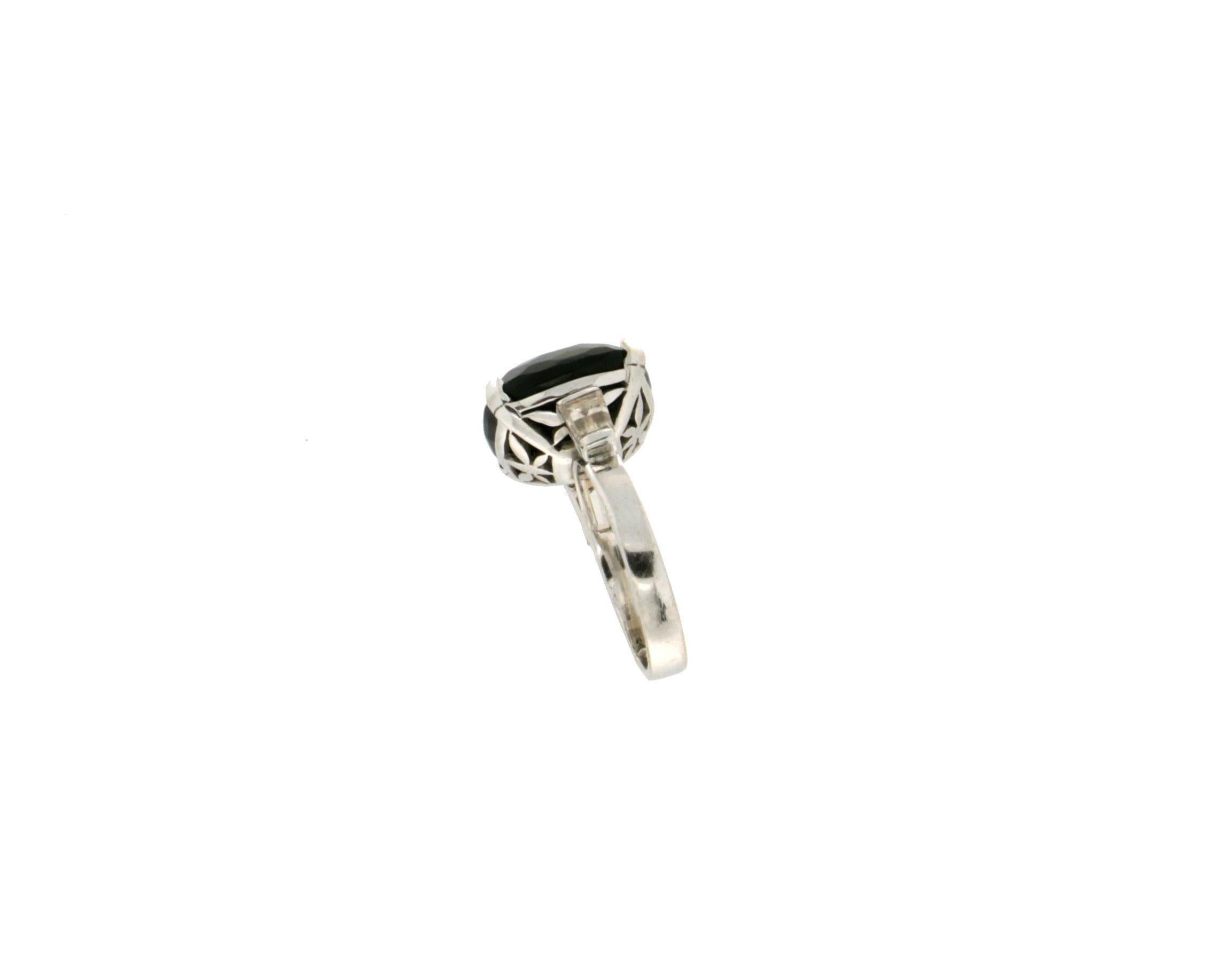 Handcraft 18 Karat White Gold Onyx and Diamond Cocktail Ring For Sale 3