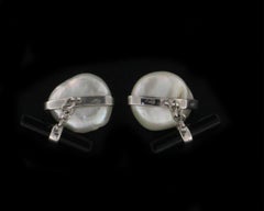 Handcraft 18 Karat White Gold Pearls Onyx Cufflinks